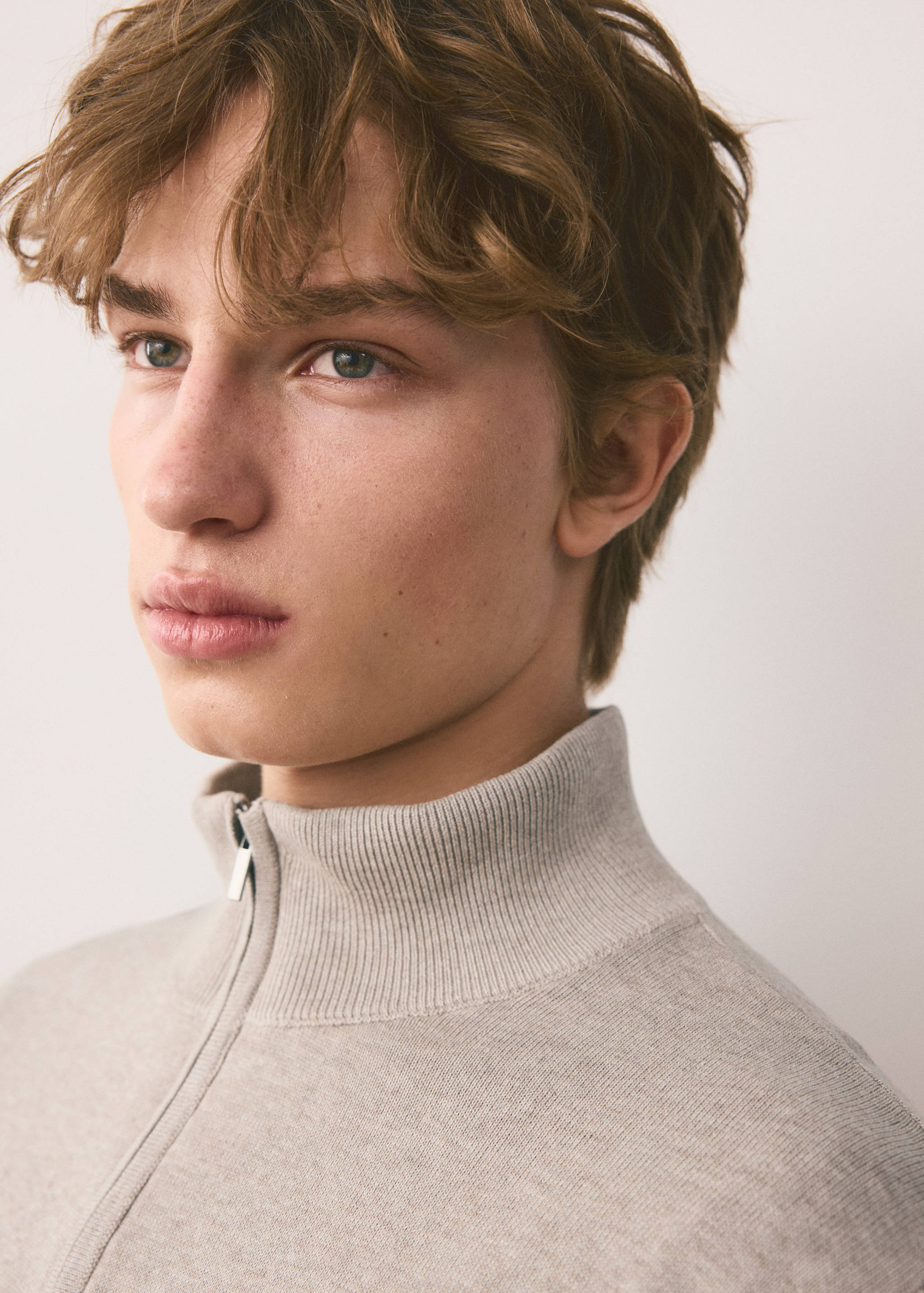 Perkins-neck sweater with zip - Details of the article 1