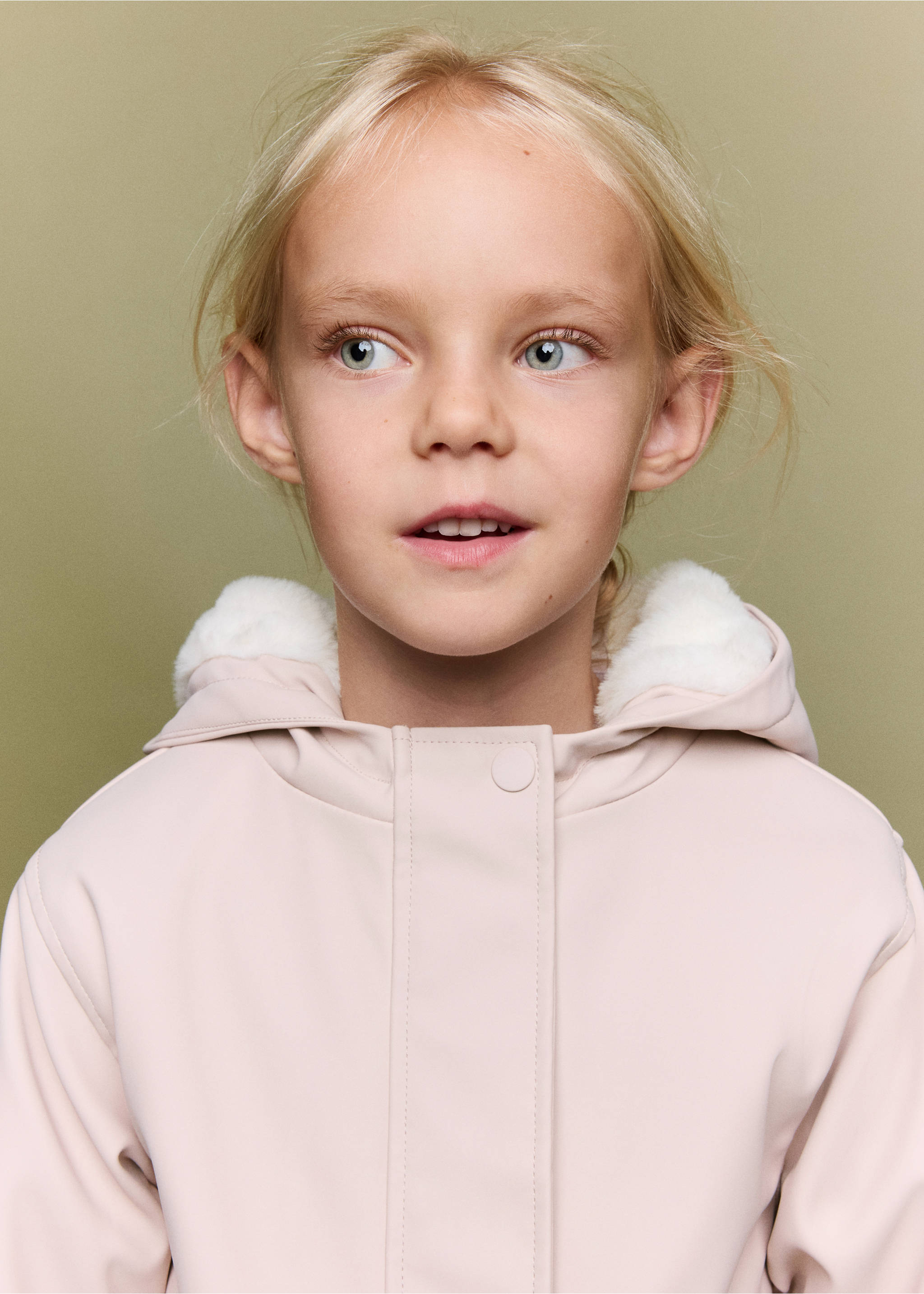 Rubberised jacket with hood - Details of the article 1, Pink. Ref: 37005155-00.