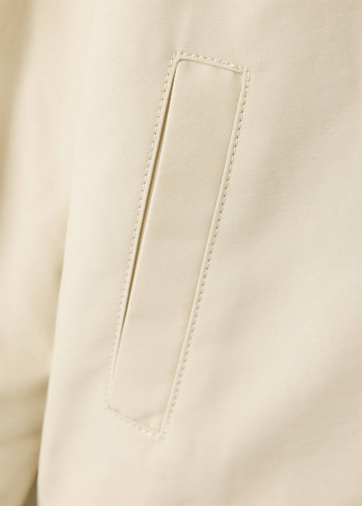 Short trench coat — Beige
