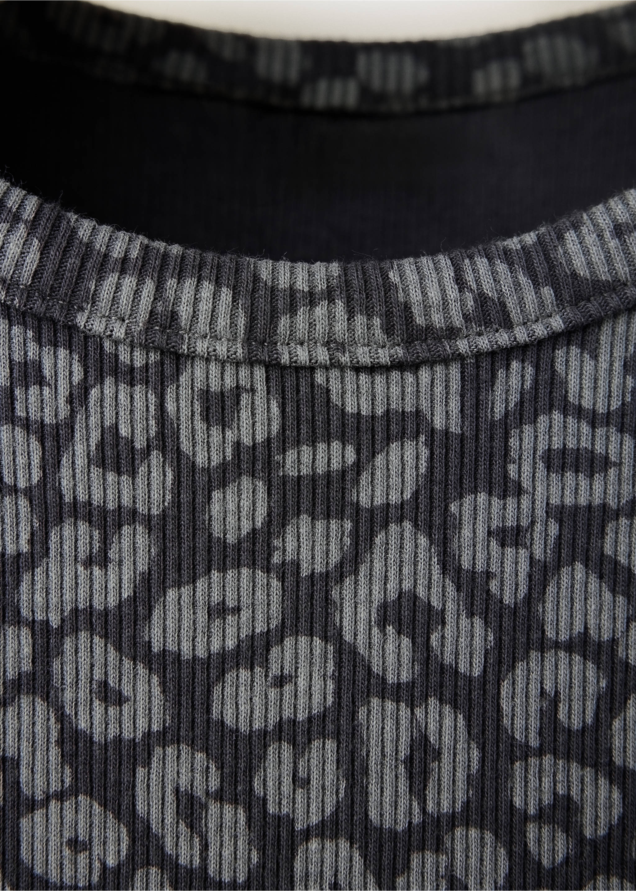 Camiseta animal print - Detalle del artículo 8, Gris antracita. Ref: 37005182-00.