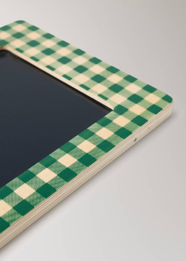 TOYS SCREEN — Brown