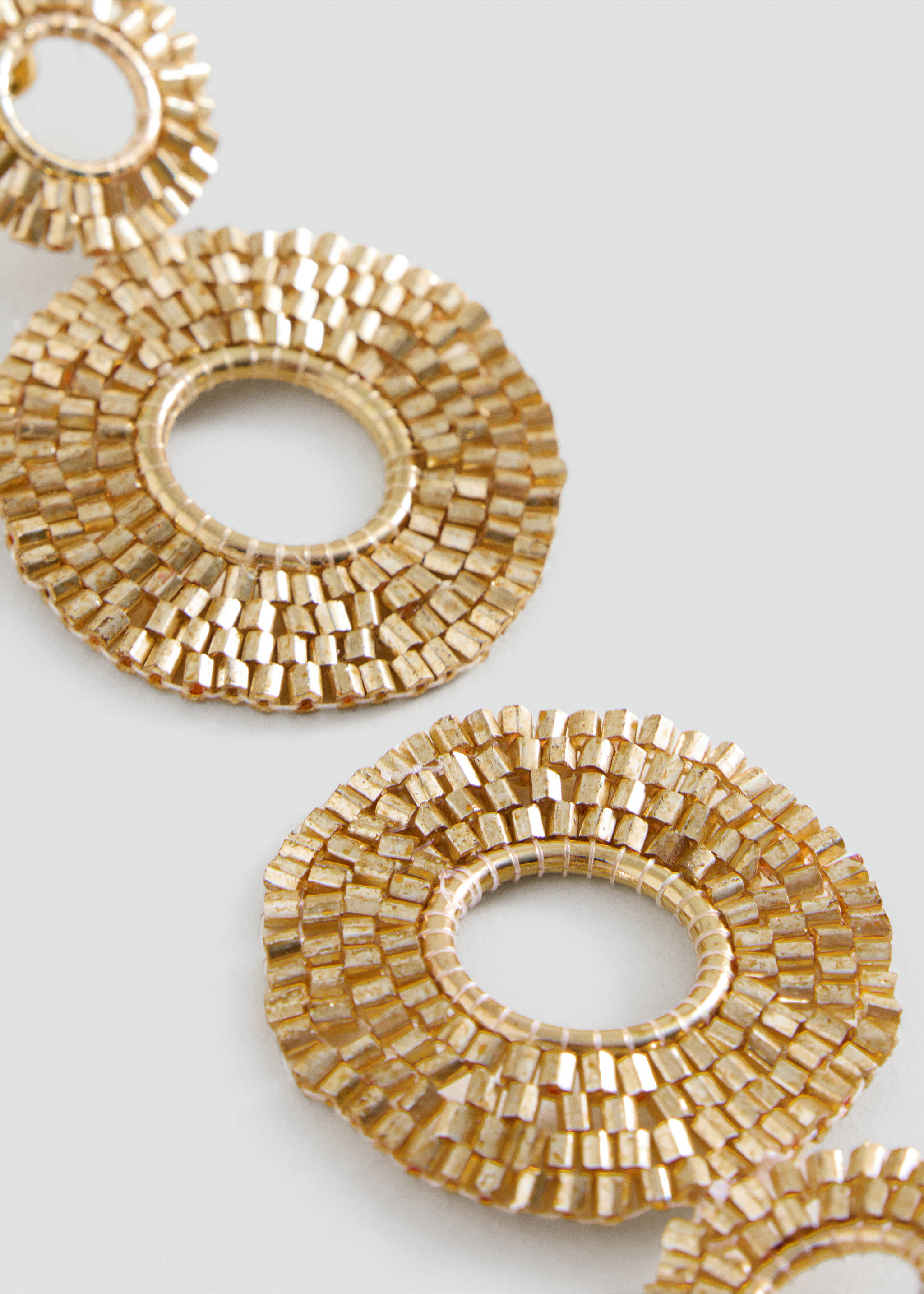 Boucles d'oreilles pendantes cristaux - Plan moyen, Or. Ref: 37005197-00.