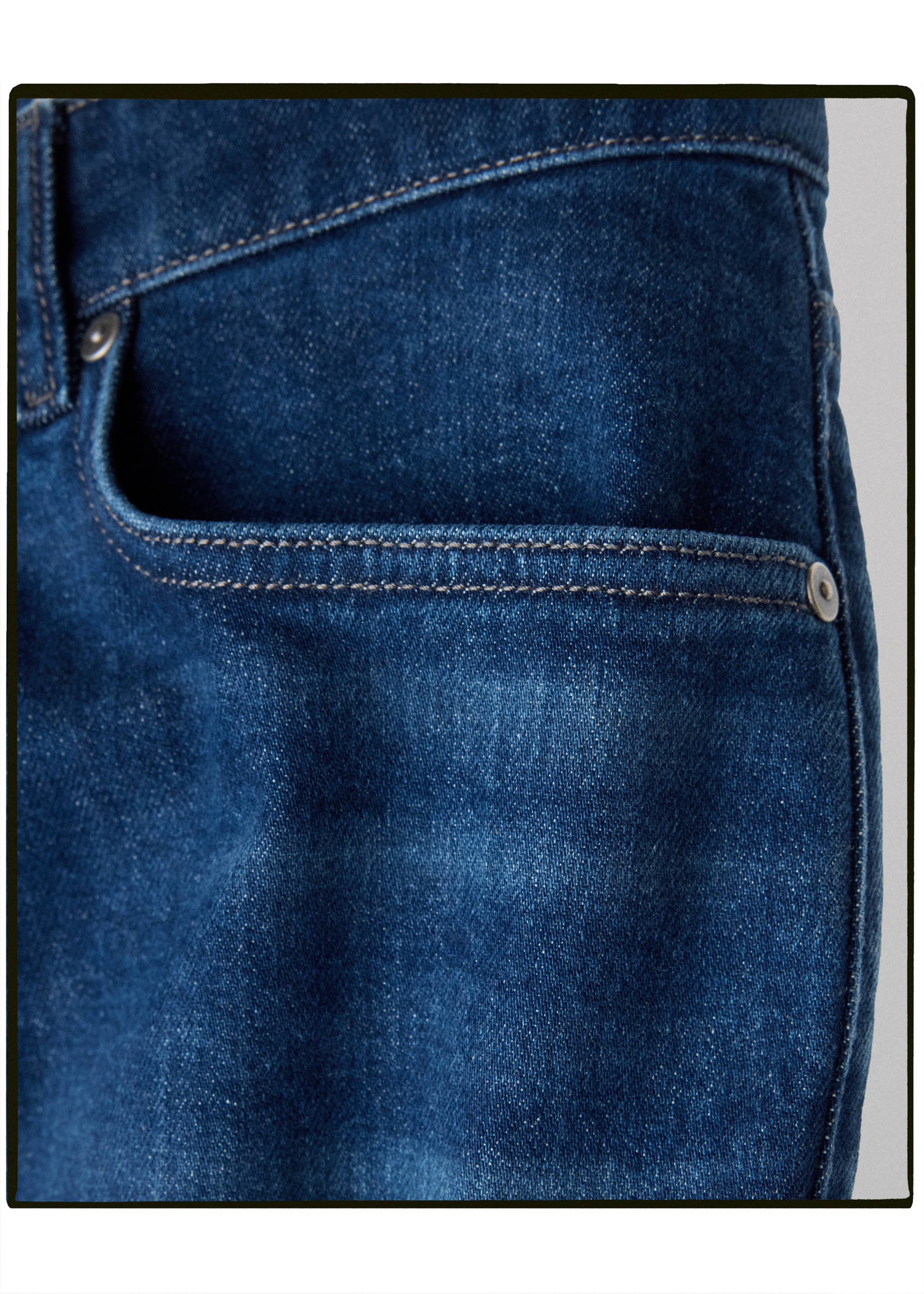 Jean slim fit en coton - Détail de l'article 0, Bleu foncé. Ref: 37005845-00.