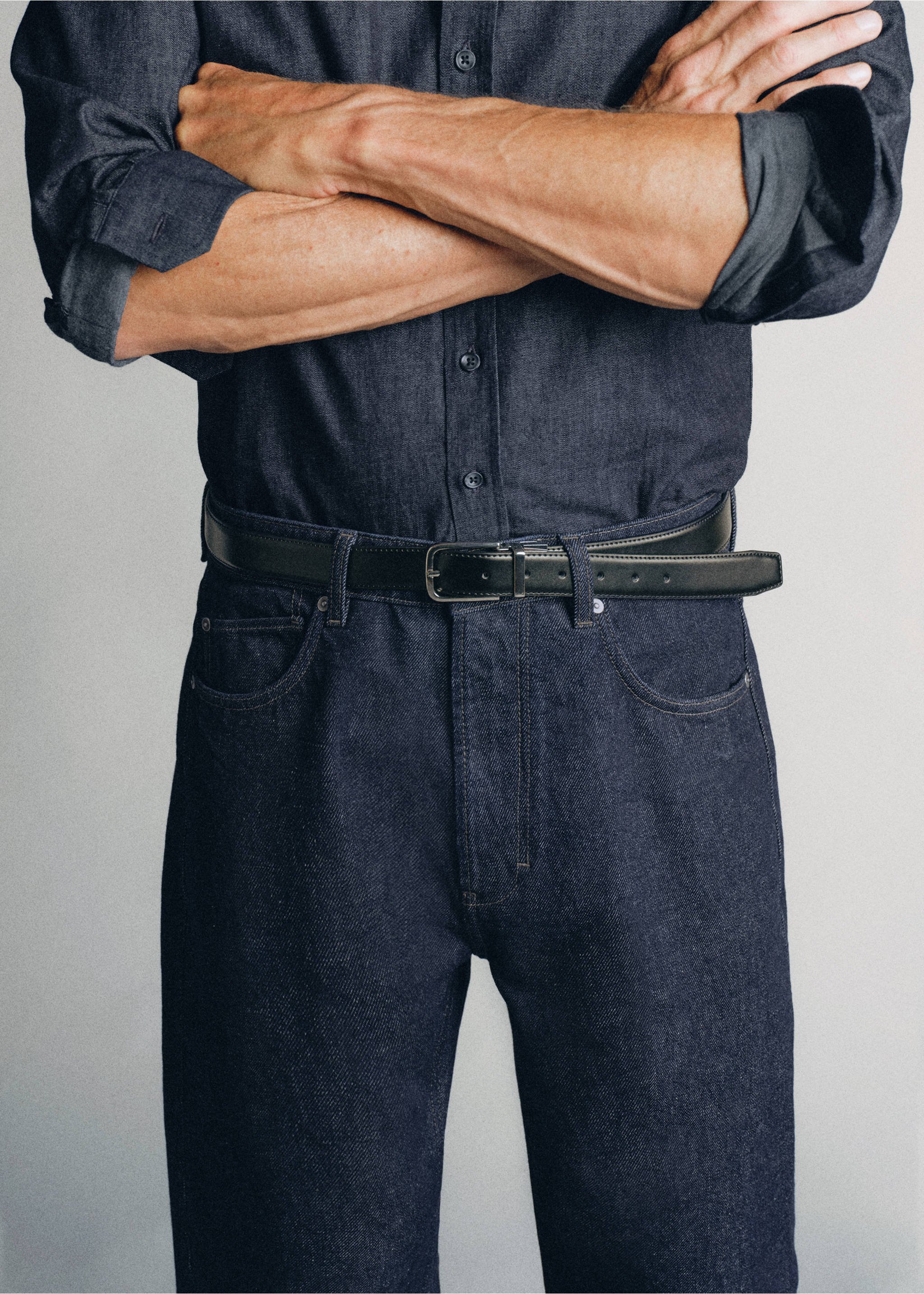 Relaxed fit jeans 100% premium cotton - Details of the article 1, Open Blue. Ref: 37005848-00.