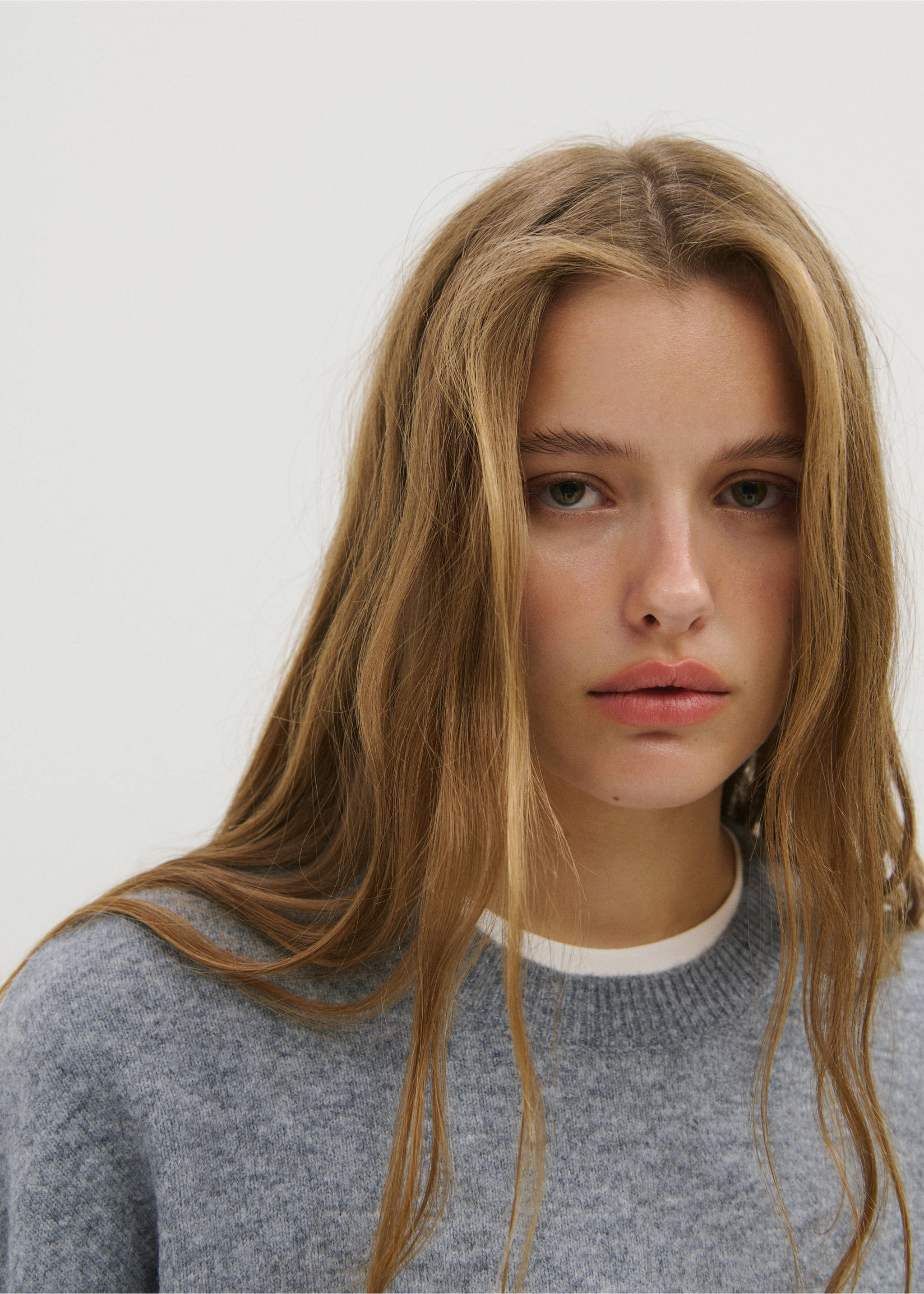 Ribbed neck sweater - Details of the article 1, Medium Heather Grey. Ref: 37005850-00.