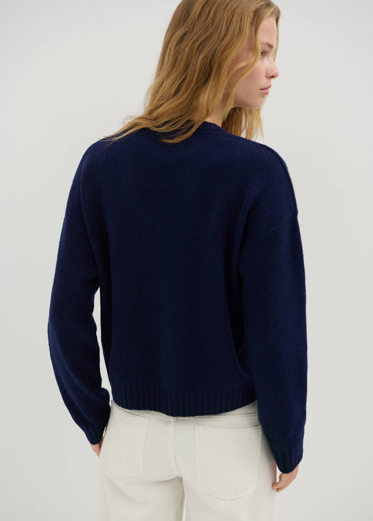 V-neck sweater — Navy