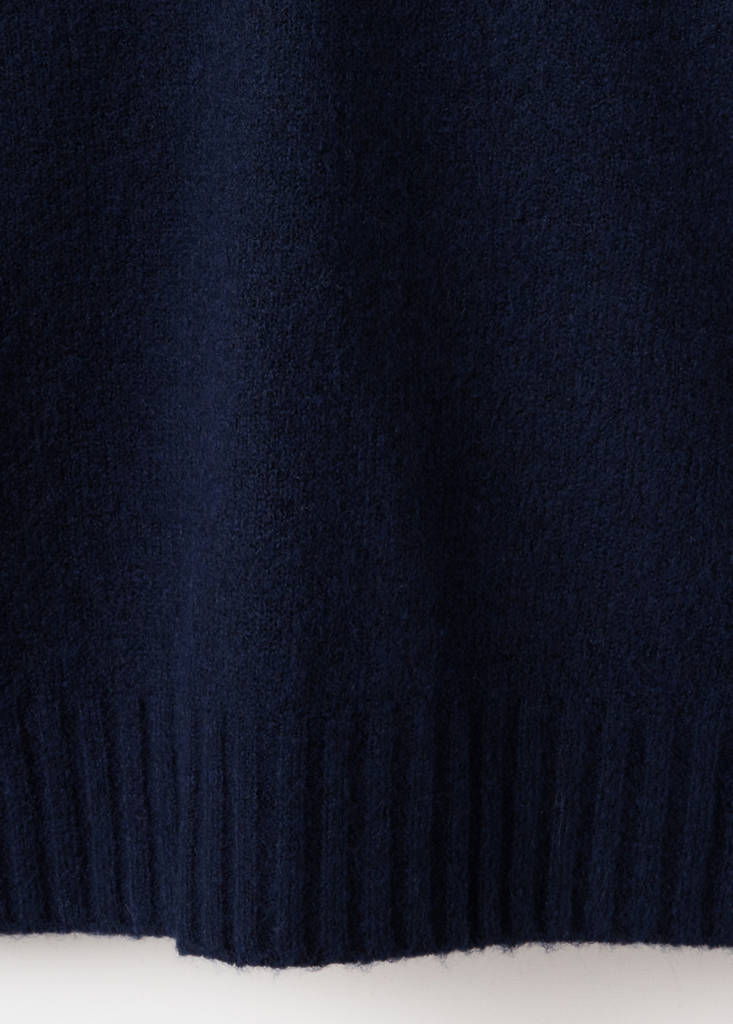 V-neck sweater — Navy