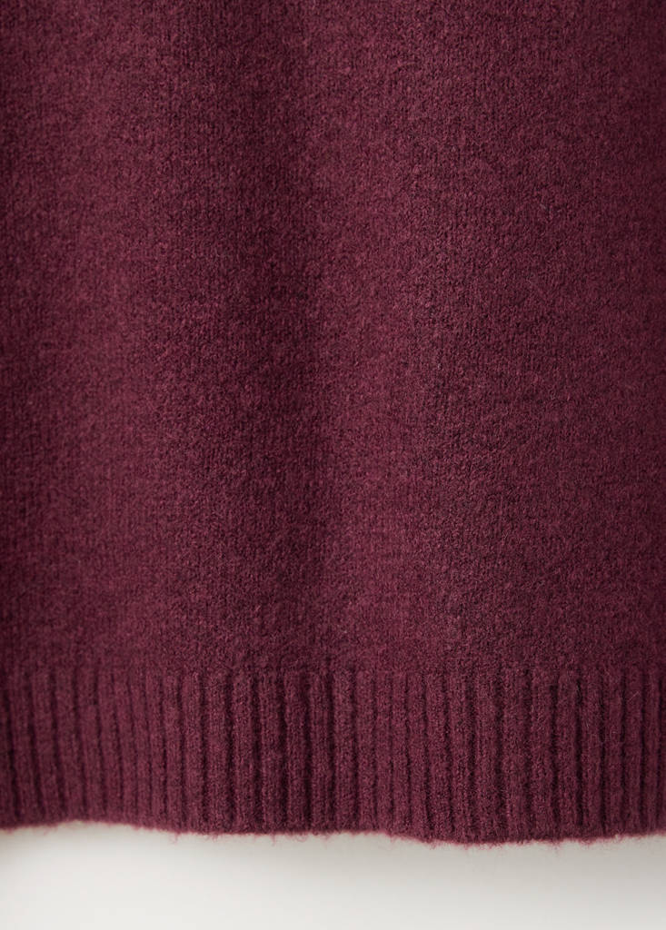 Ribbed neck sweater — Burgundy