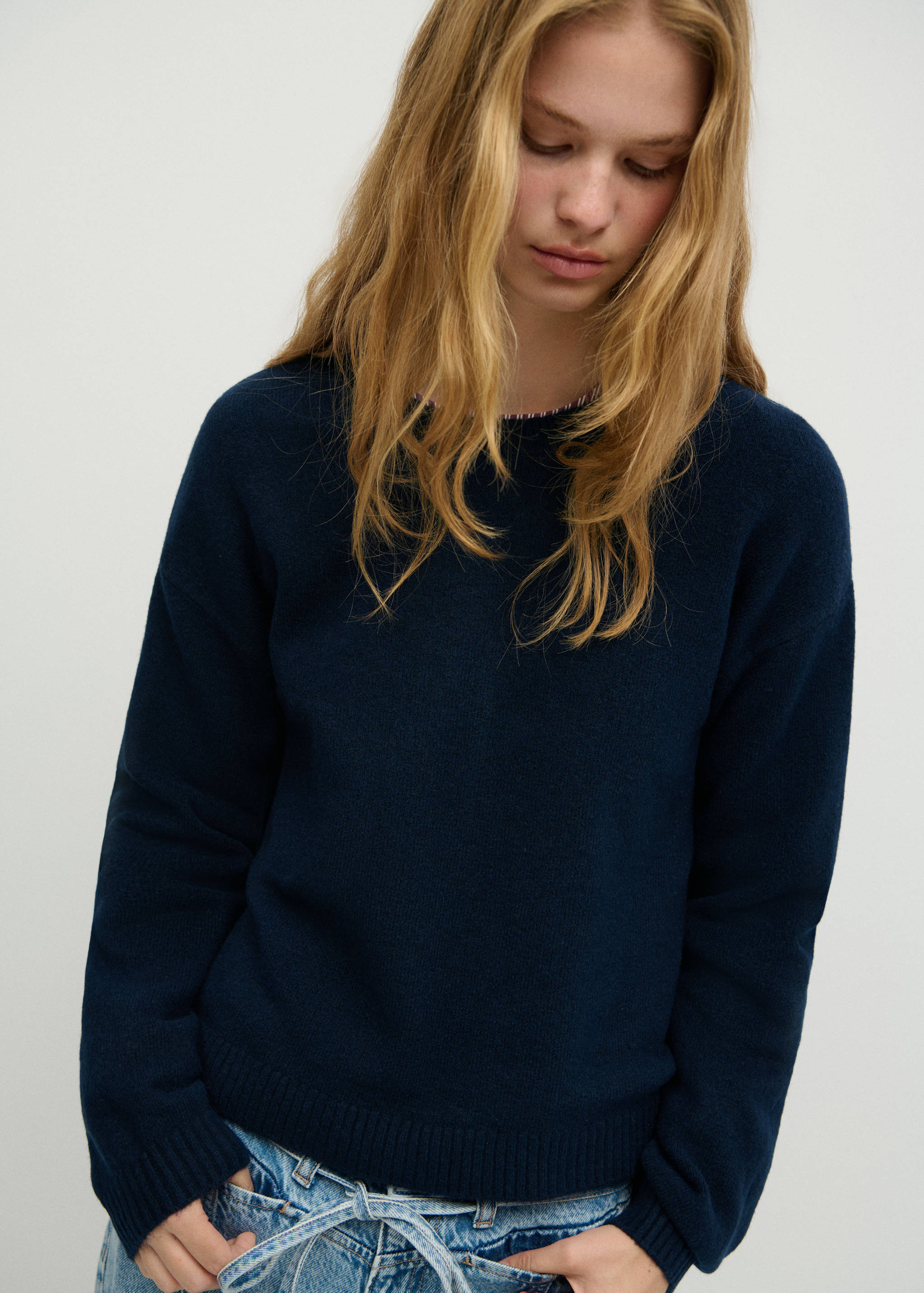 Ribbed neck sweater - Medium plane