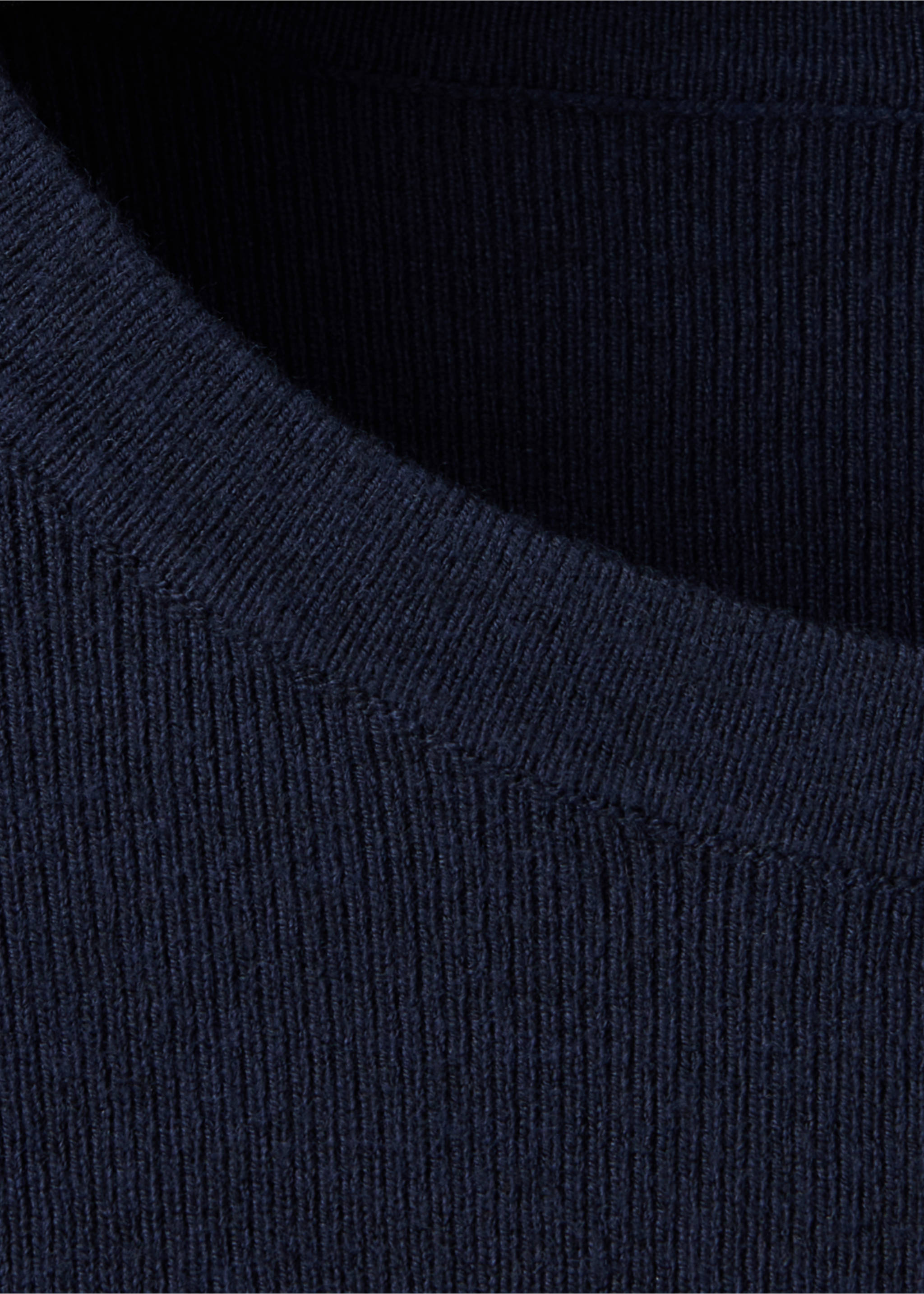 Layered knit jumper with shirt - Details of the article 8, Navy. Ref: 37005862-00.