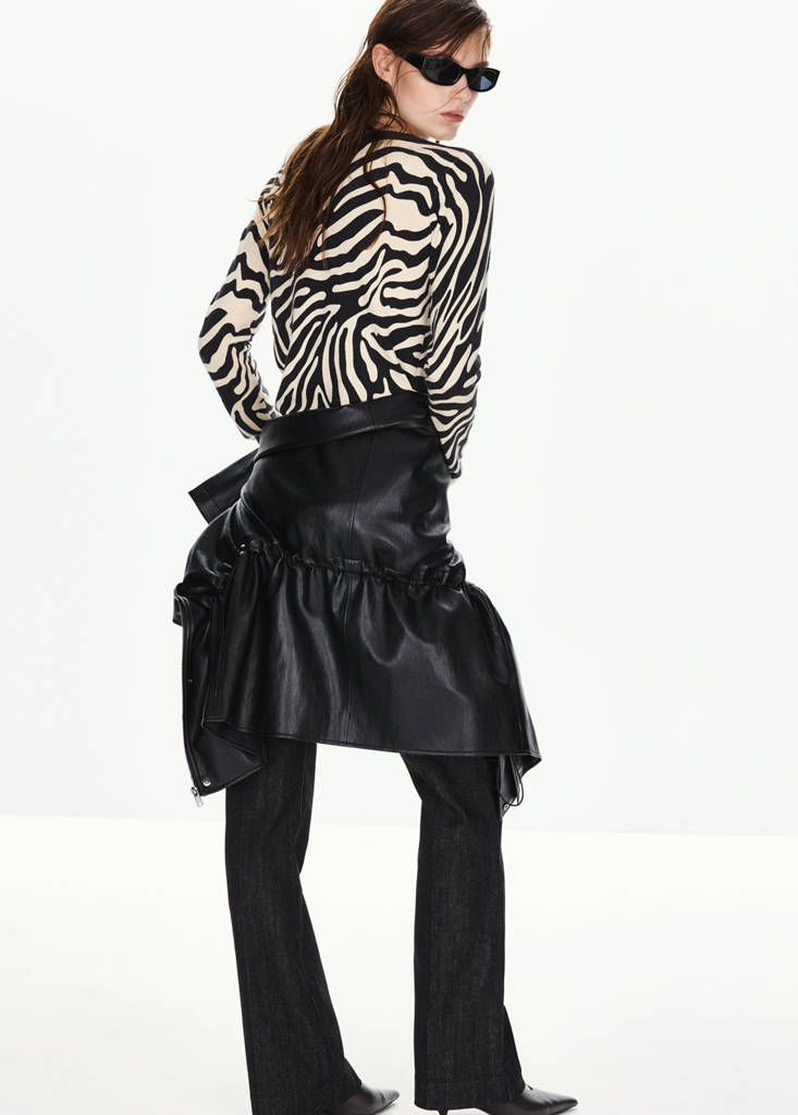 Fine-knit zebra jumper — Black