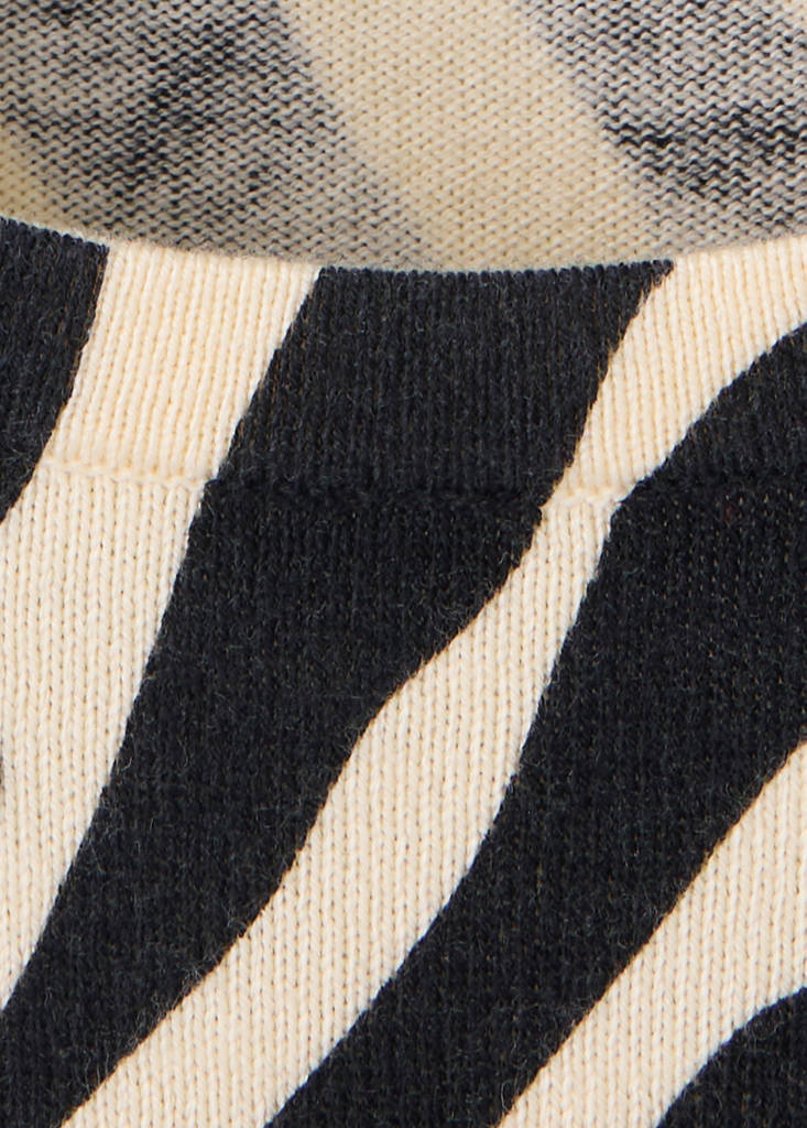 Fine-knit zebra jumper — Black
