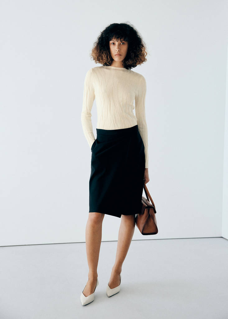 Fitted textured sweater — Ecru