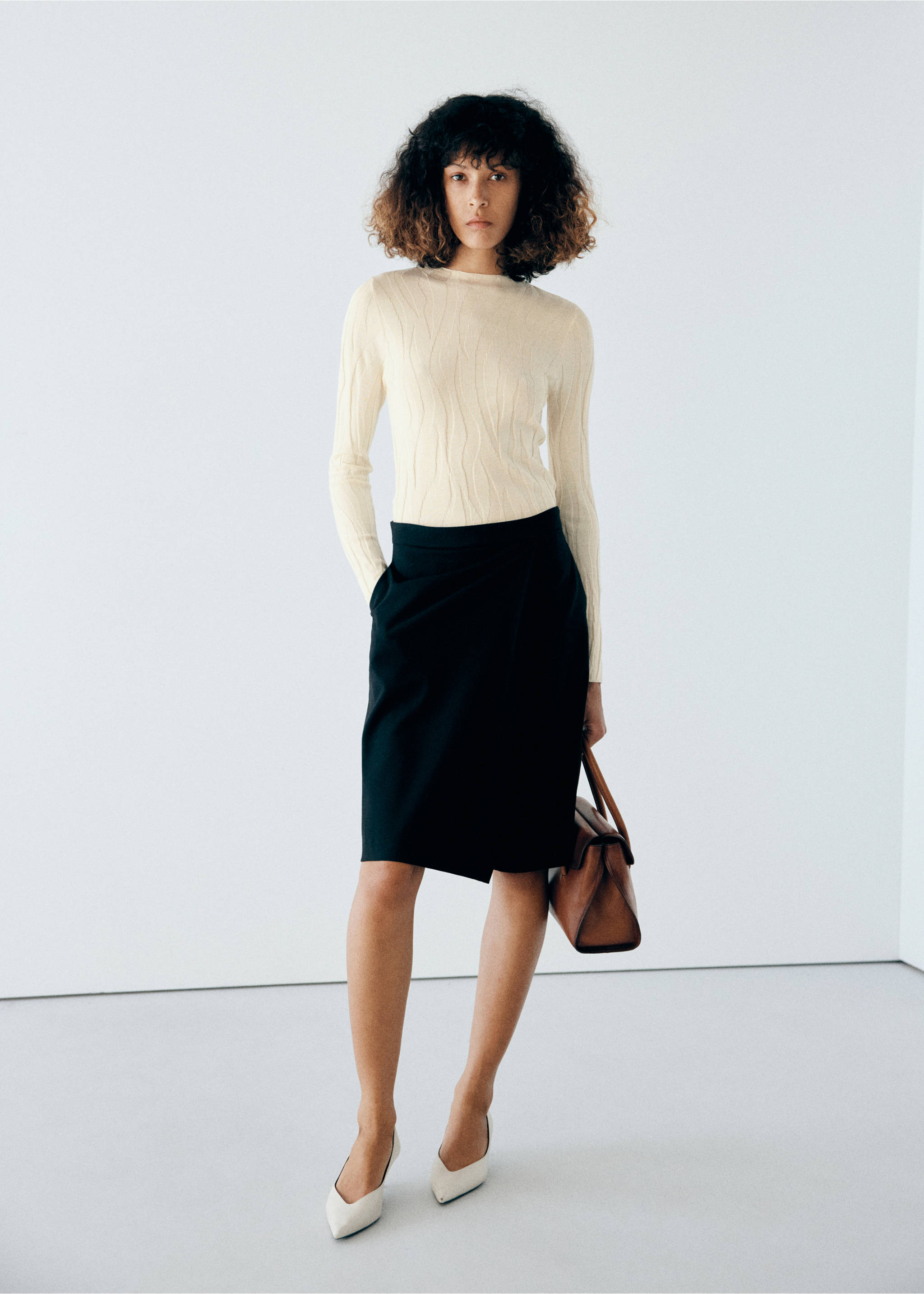 Fitted wavy-effect sweater - General plane, Ecru. Ref: 37005865-00.
