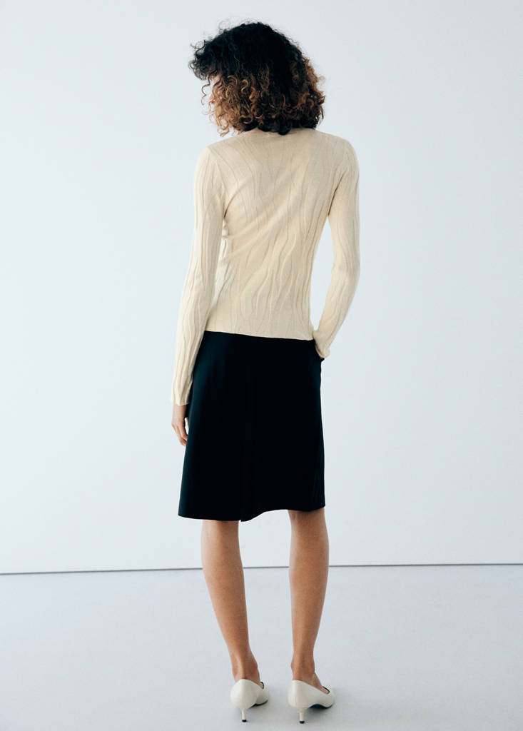 Fitted textured sweater — Ecru