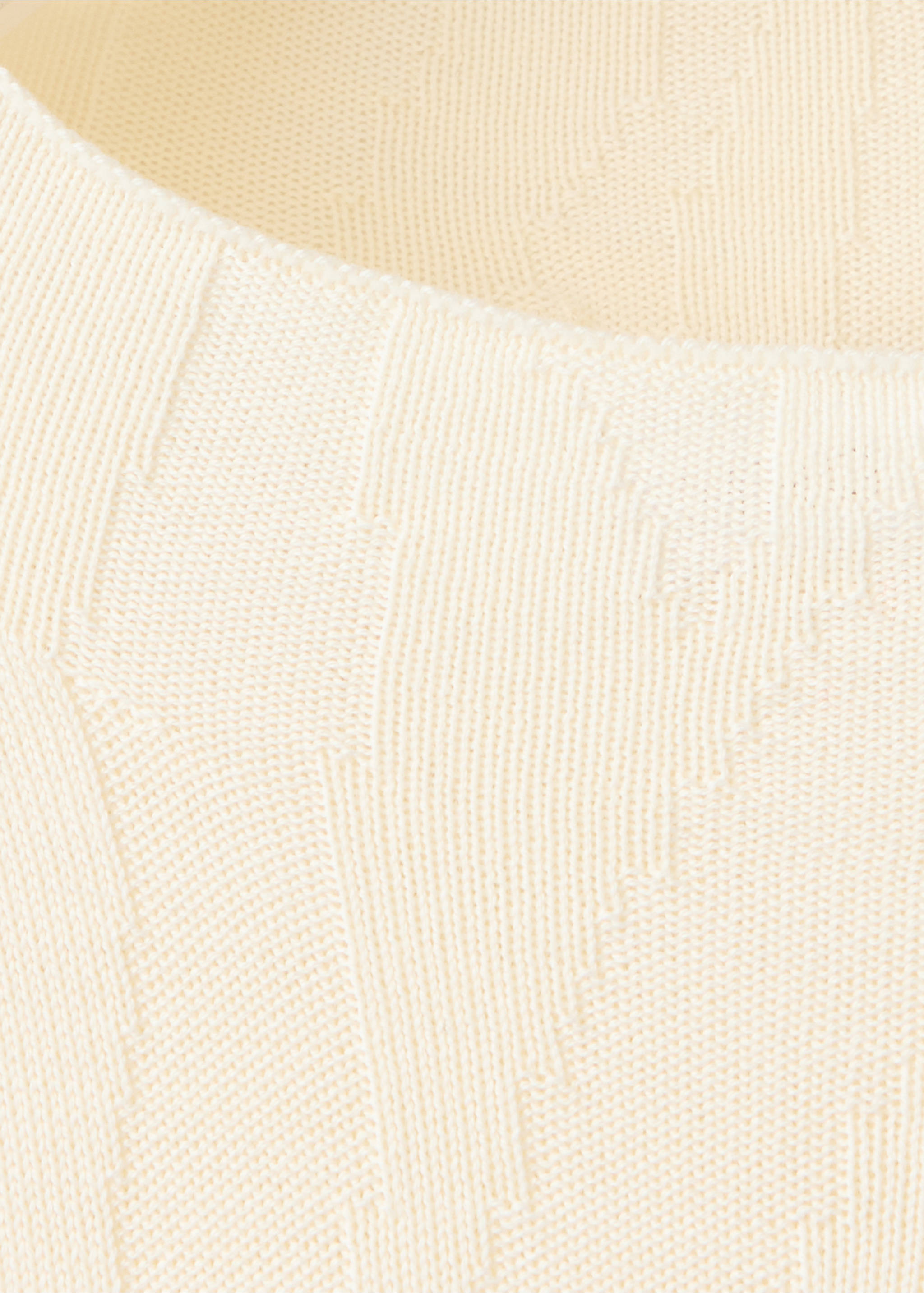 Fitted wavy-effect sweater - Details of the article 8, Ecru. Ref: 37005865-00.