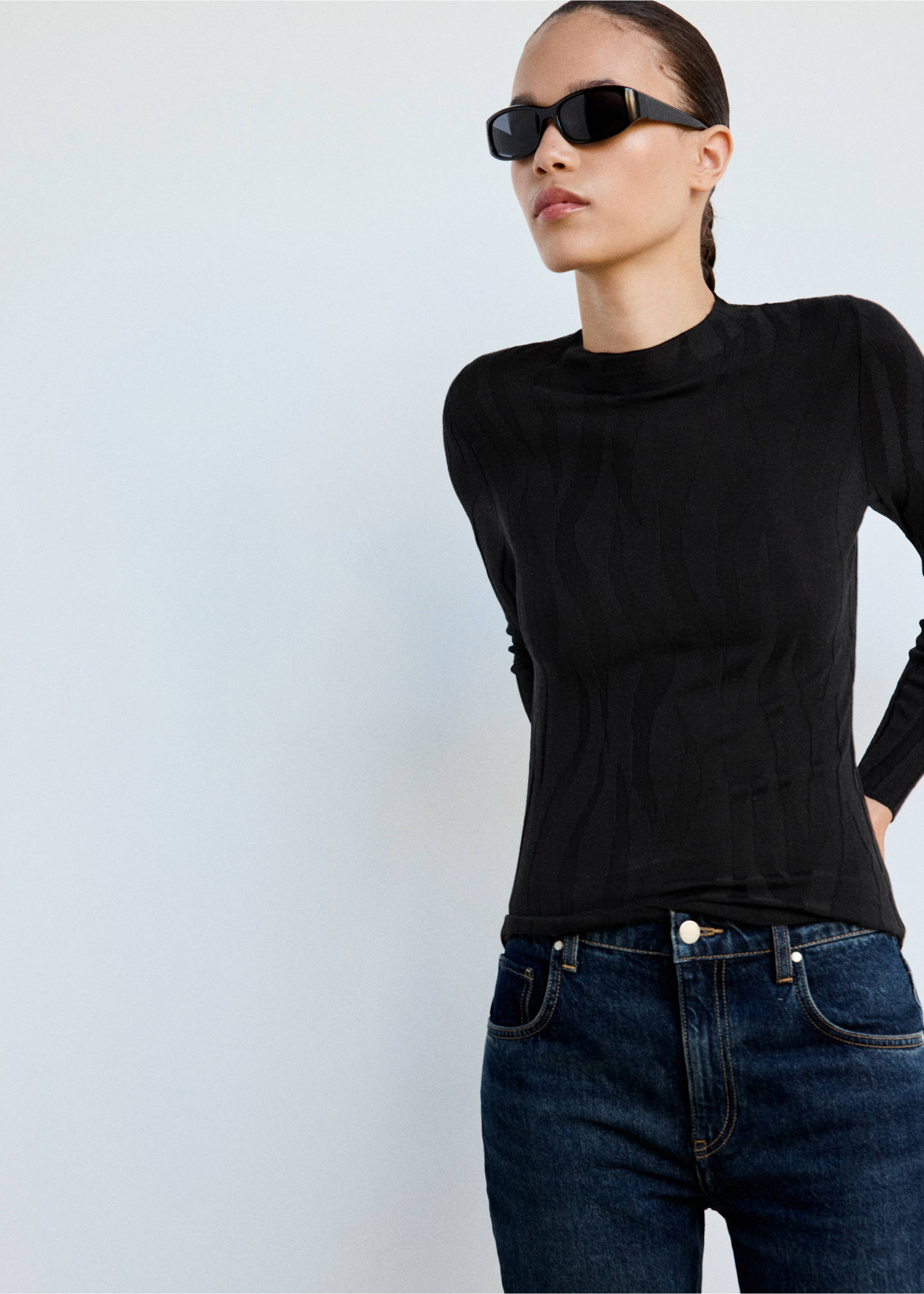 Fitted wavy-effect sweater - Medium plane, Black. Ref: 37005865-00.