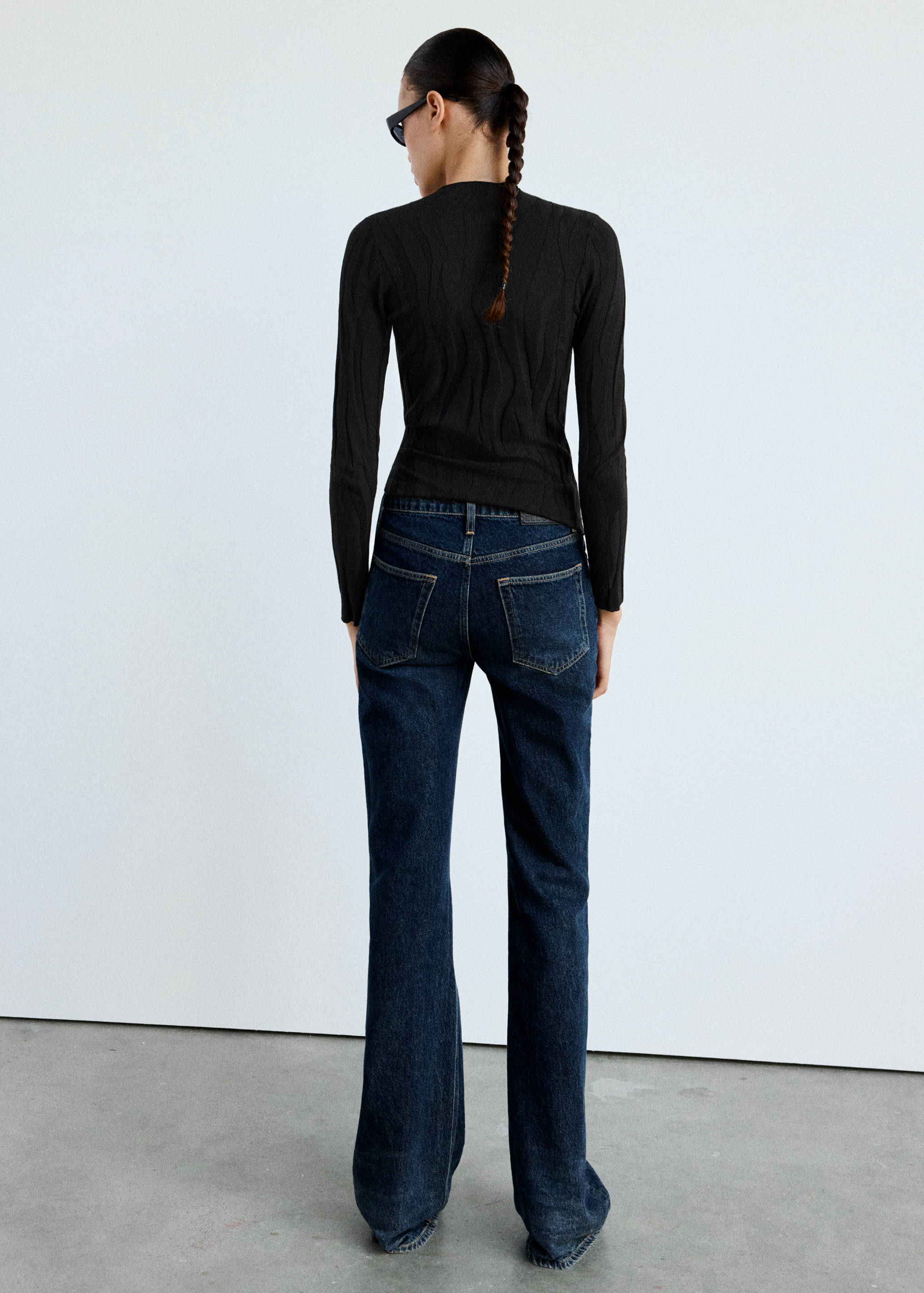 Fitted wavy-effect sweater - Reverse of the article