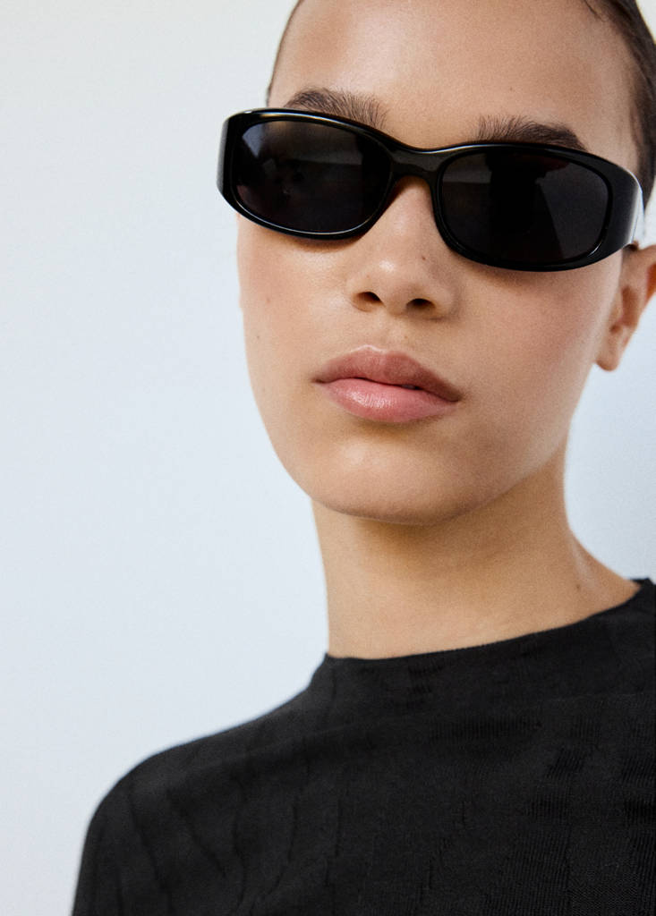 Fitted textured sweater — Black