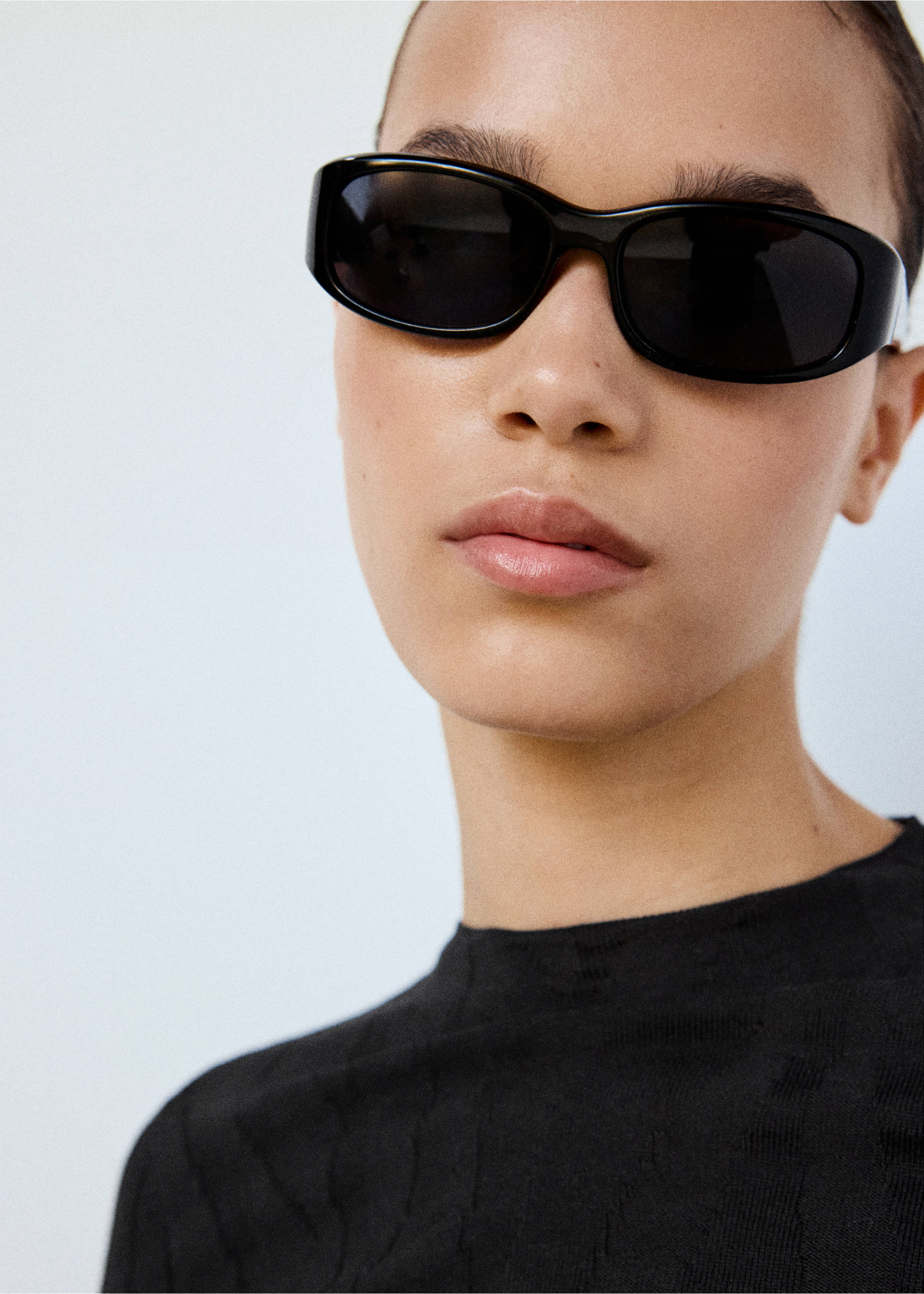 Fitted wavy-effect sweater - Details of the article 1, Black. Ref: 37005865-00.
