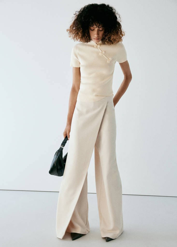 Ribbed knitted jumper with frog closures — Ecru