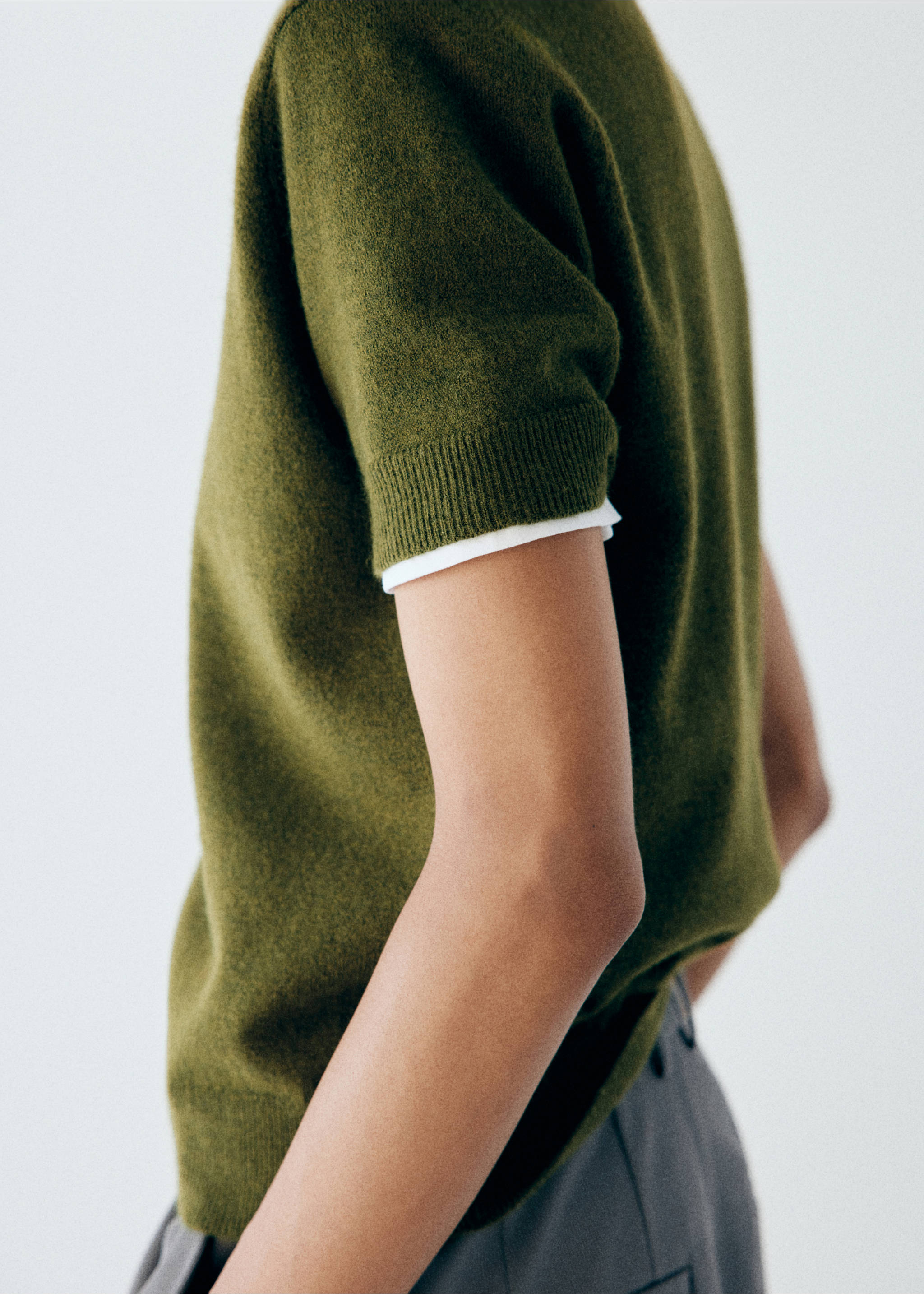 Short-sleeved knitted sweater - Medium plane, Green. Ref: 37005868-00.