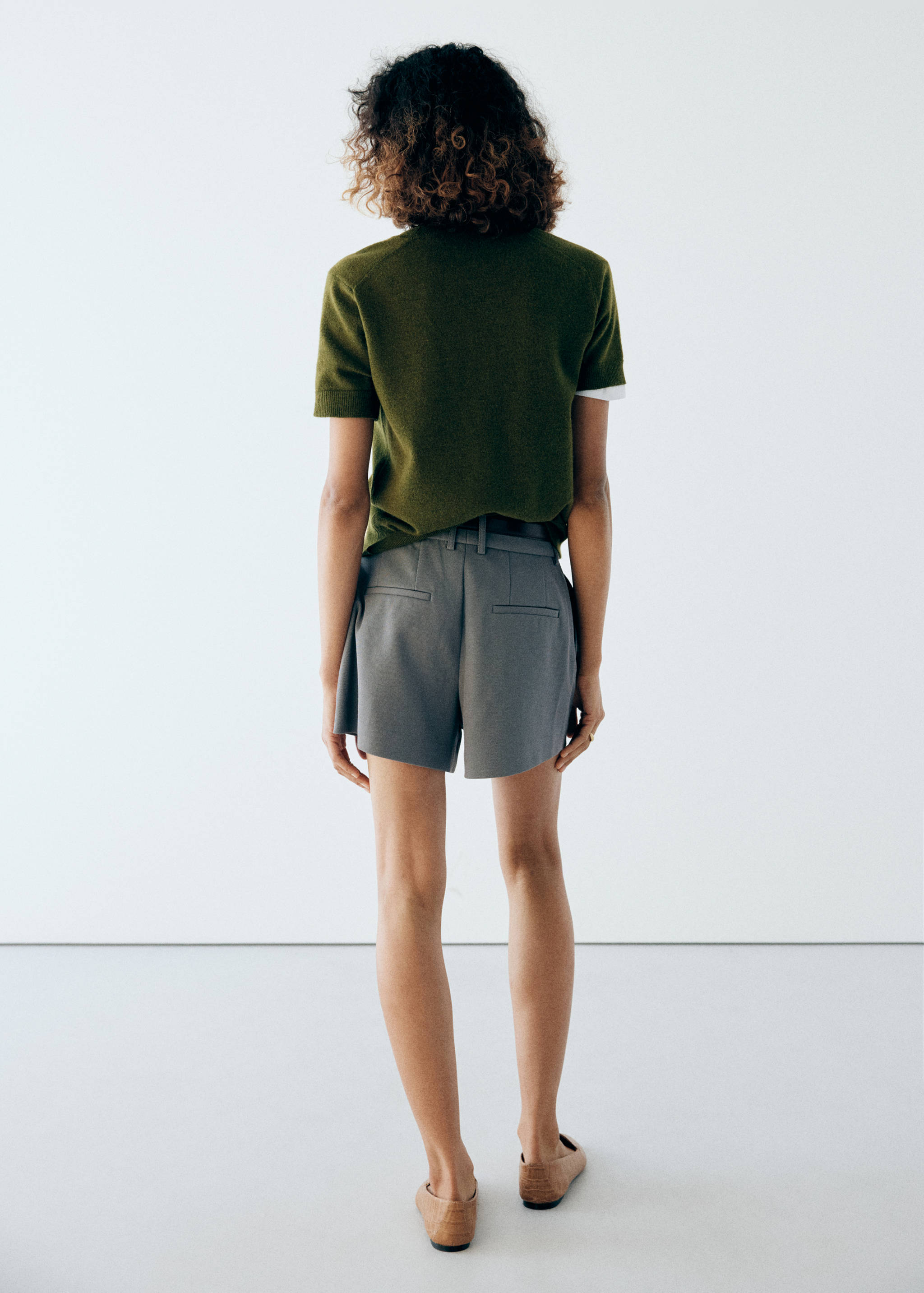 Short-sleeved knitted sweater - Reverse of the article