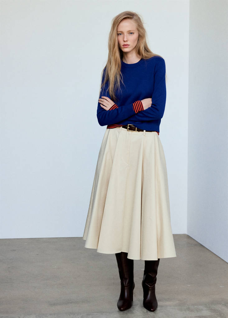 Fine-knit crew-neck sweater — Vibrant blue