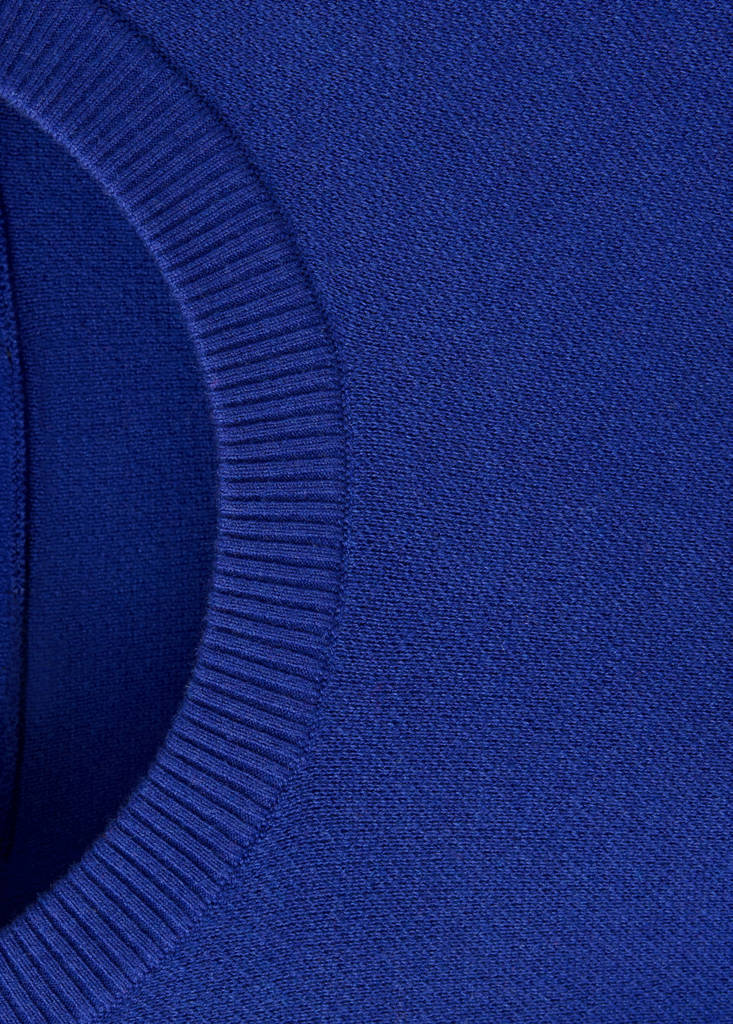 Fine-knit crew-neck sweater — Vibrant blue