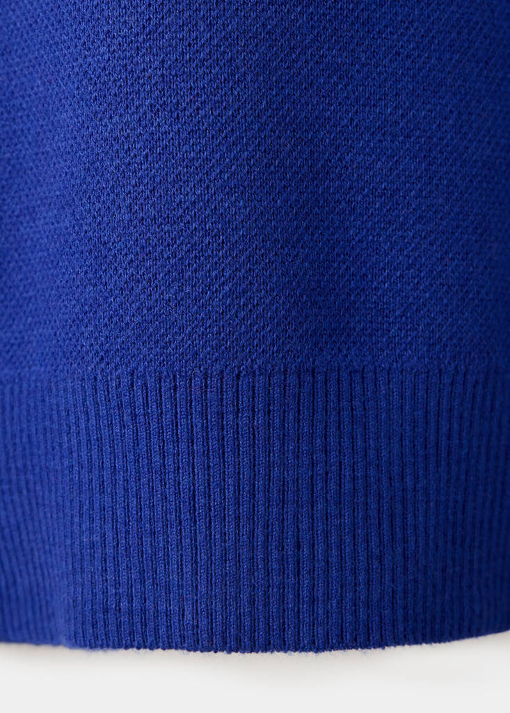 Fine-knit crew-neck sweater — Vibrant blue