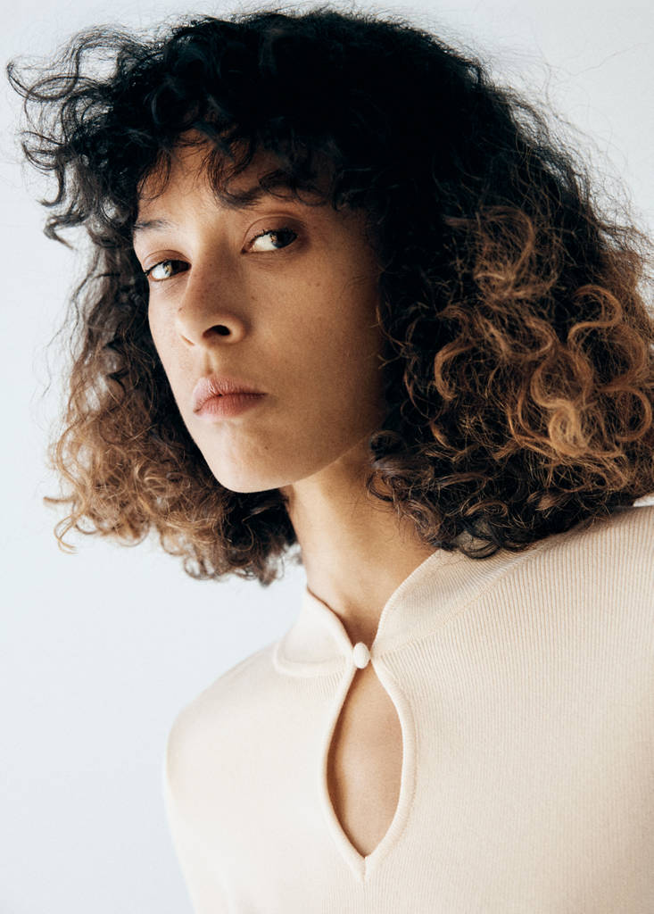Fine-knit cut-out jumper — Ecru