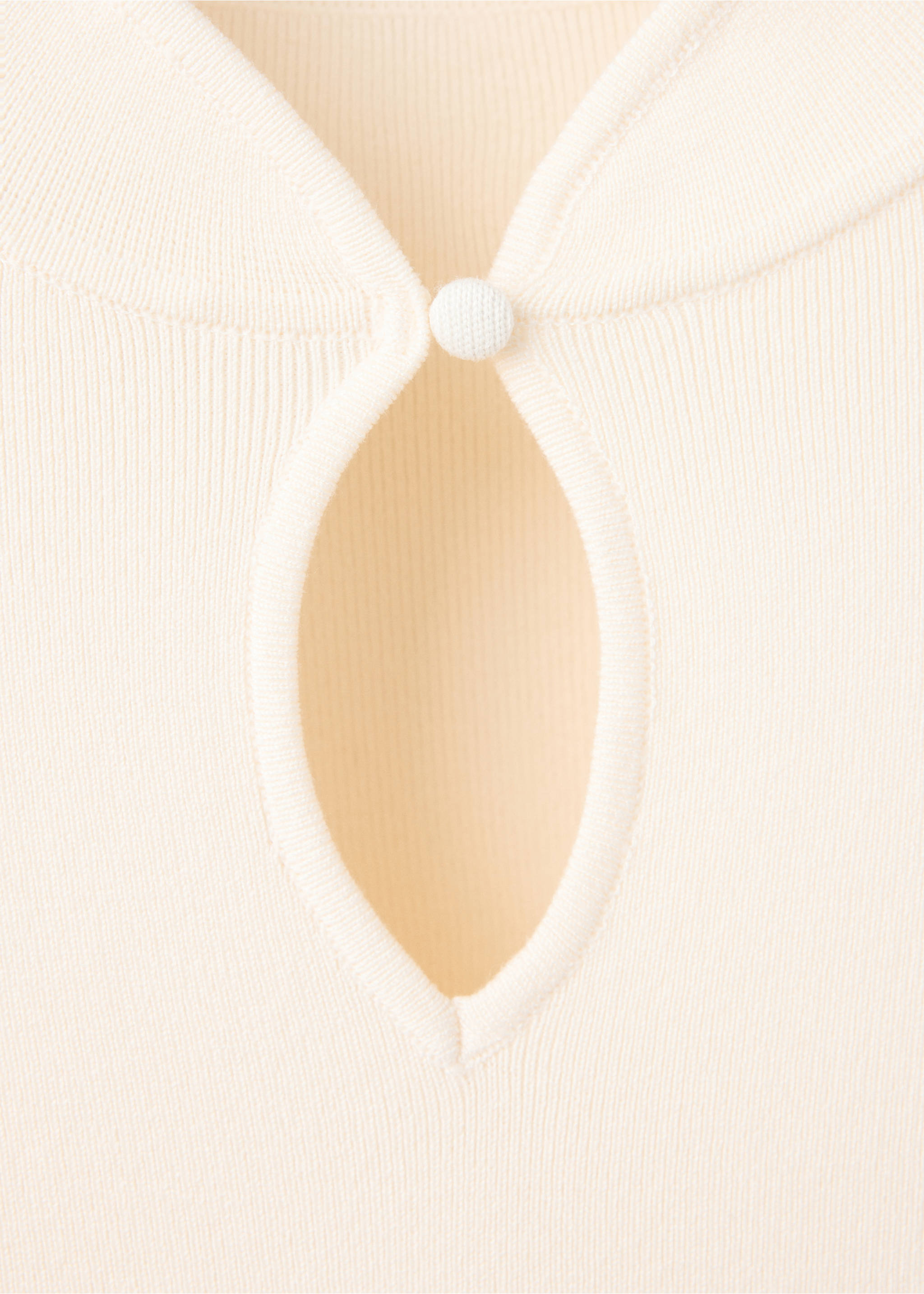 Fine-knit cut-out jumper - Details of the article 8, Ecru. Ref: 37005877-00.