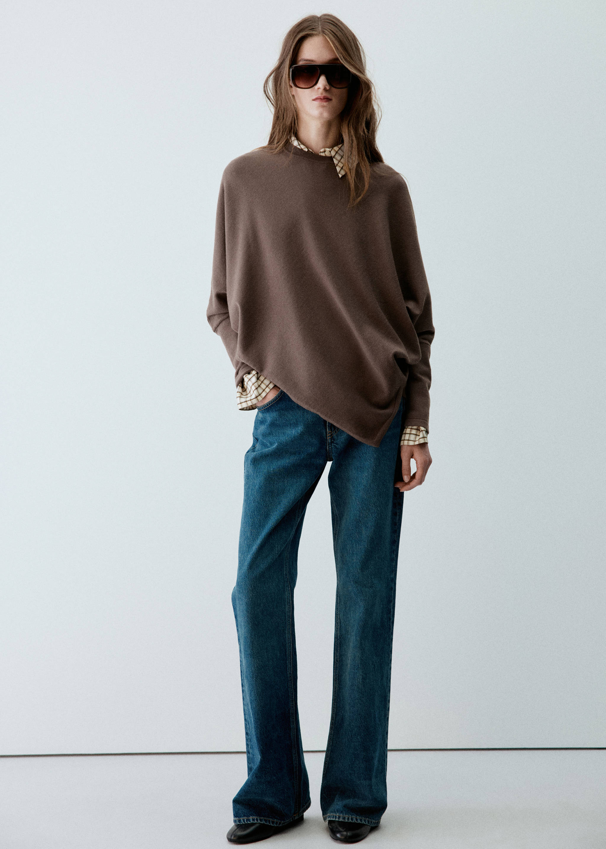 Asymmetric hem sweater - General plane