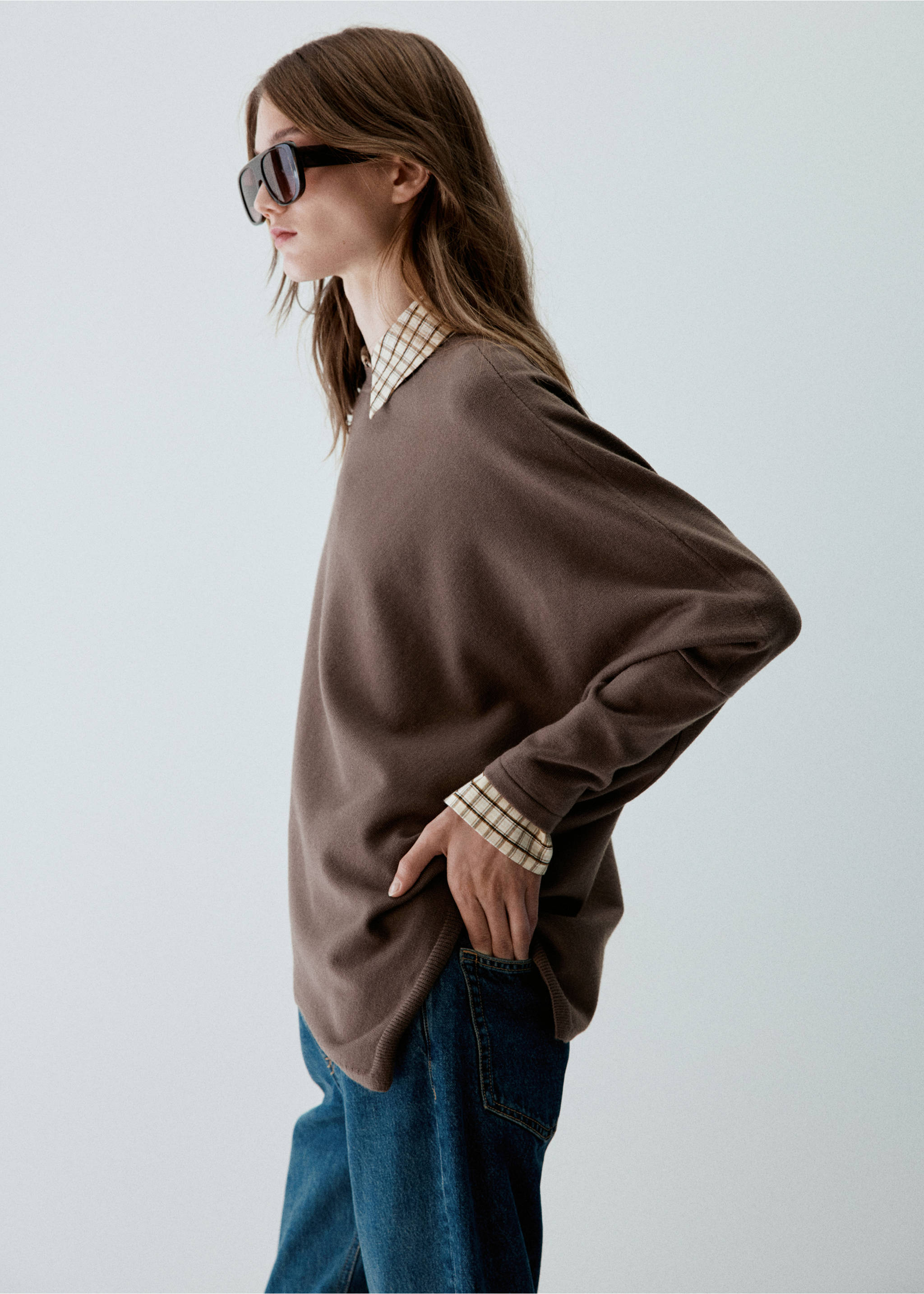 Asymmetric hem sweater - Details of the article 1, Chocolate. Ref: 37005879-00.