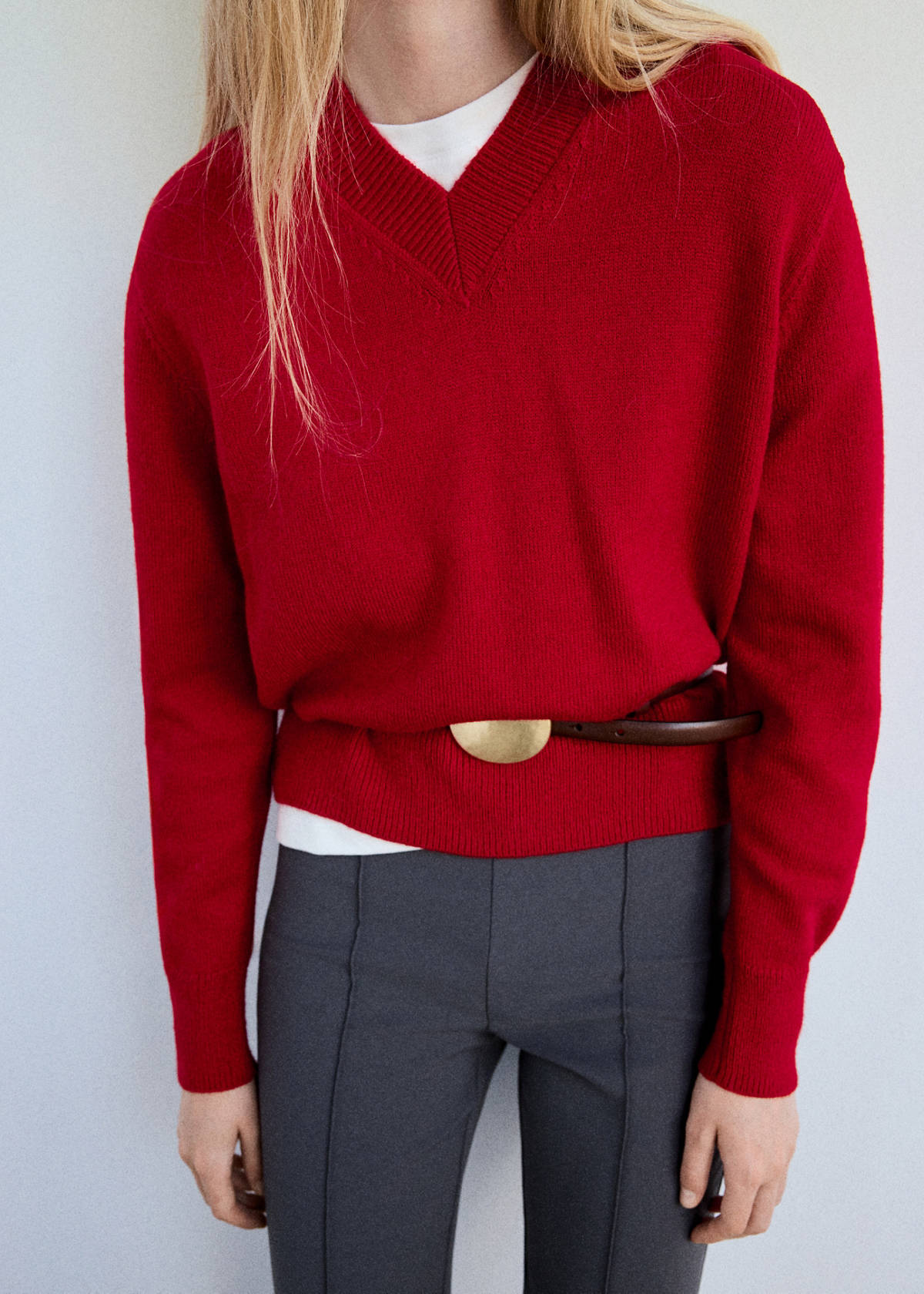 V-neck knit sweater — Red