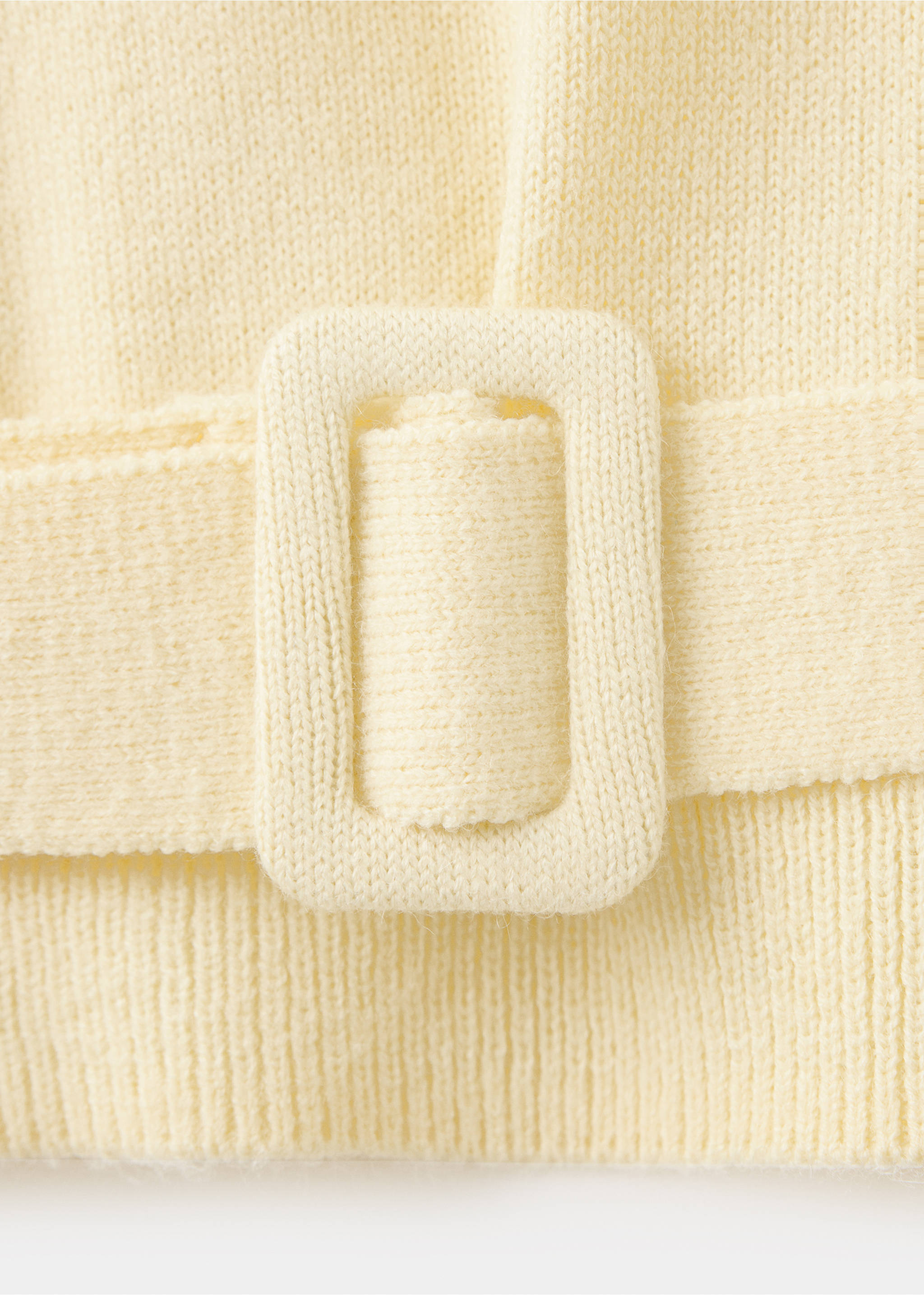 Knit jersey with buckle belt - Details of the article 8, Pastel Yellow. Ref: 37005884-00.