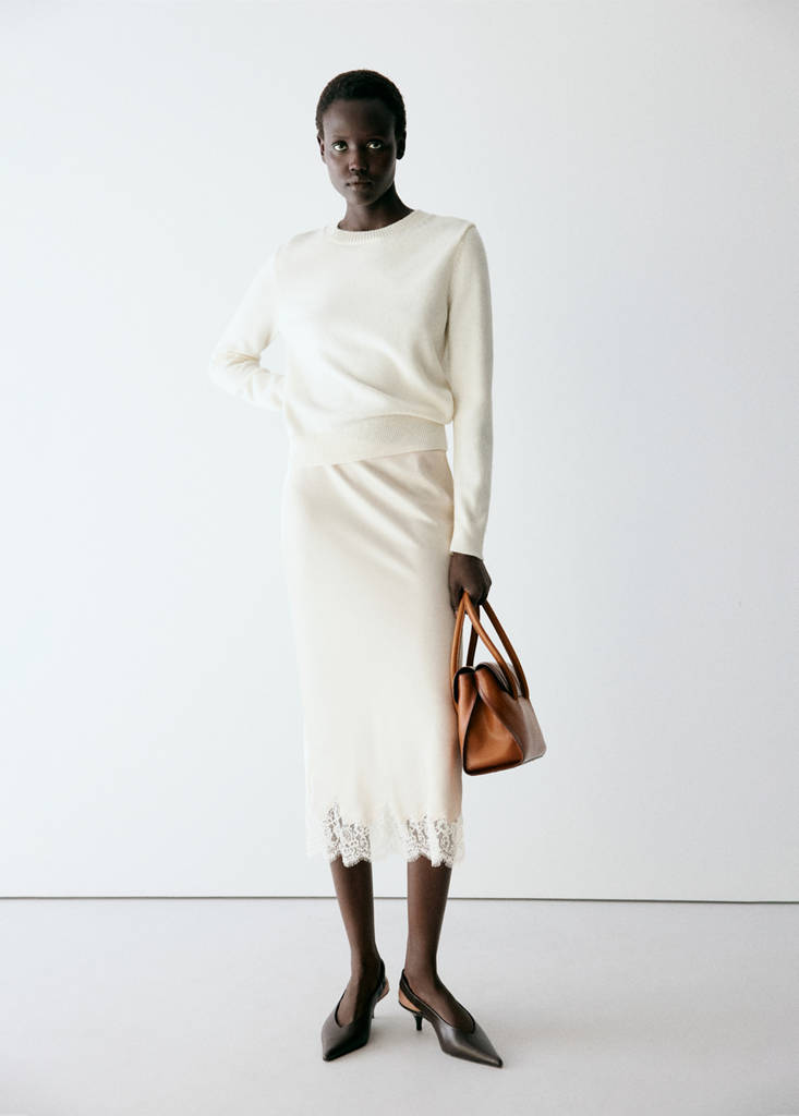 Round-neck knitted sweater — Ecru
