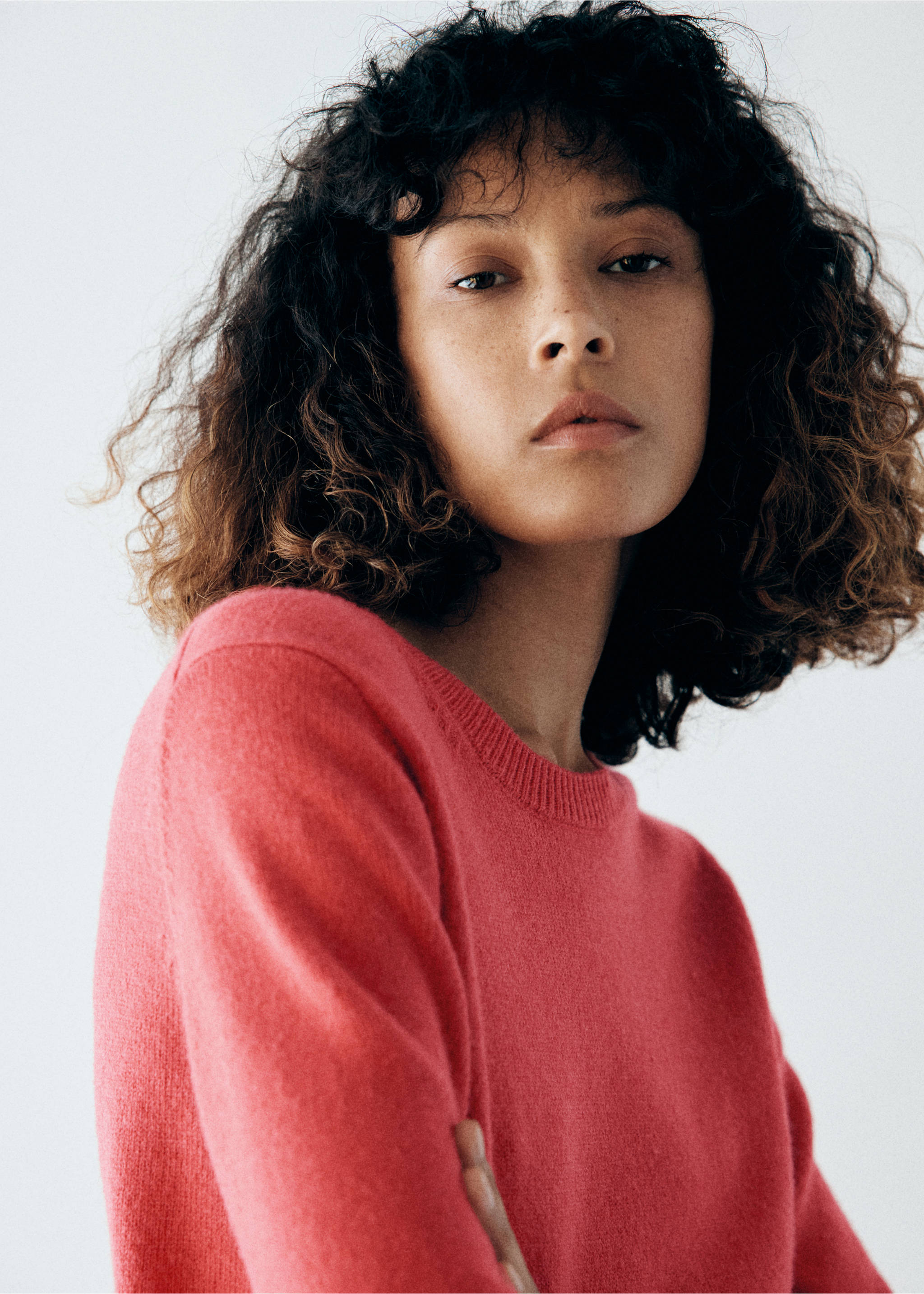 Round-neck knitted sweater - Details of the article 1, Coral Red. Ref: 37005886-00.