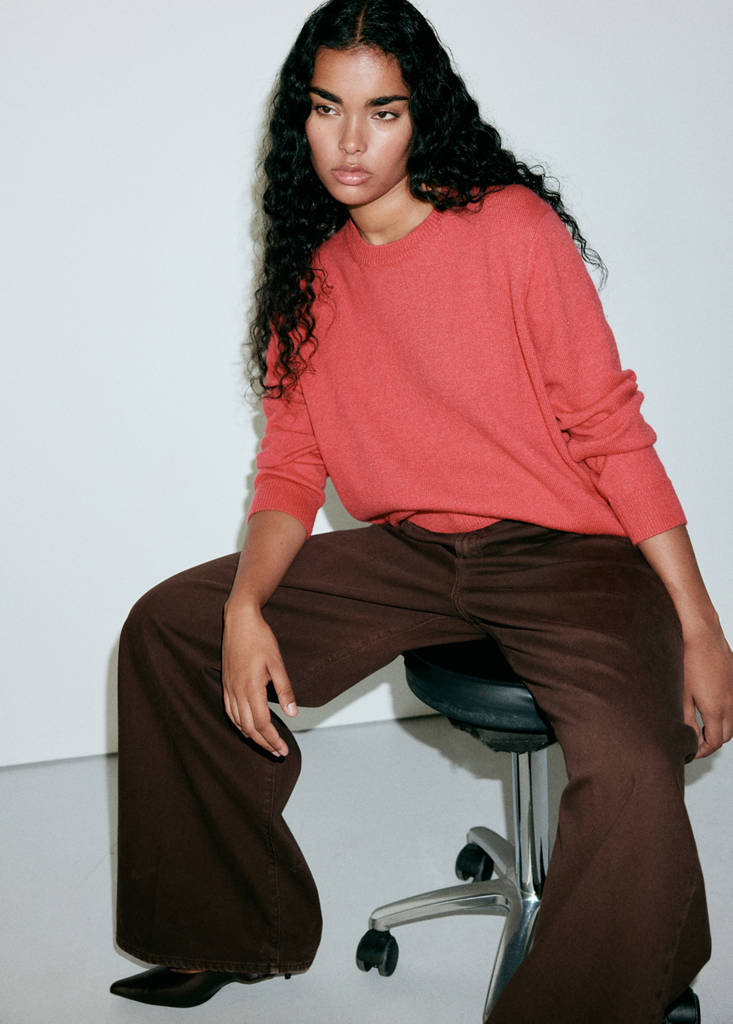 Round-neck knitted sweater — Coral Red