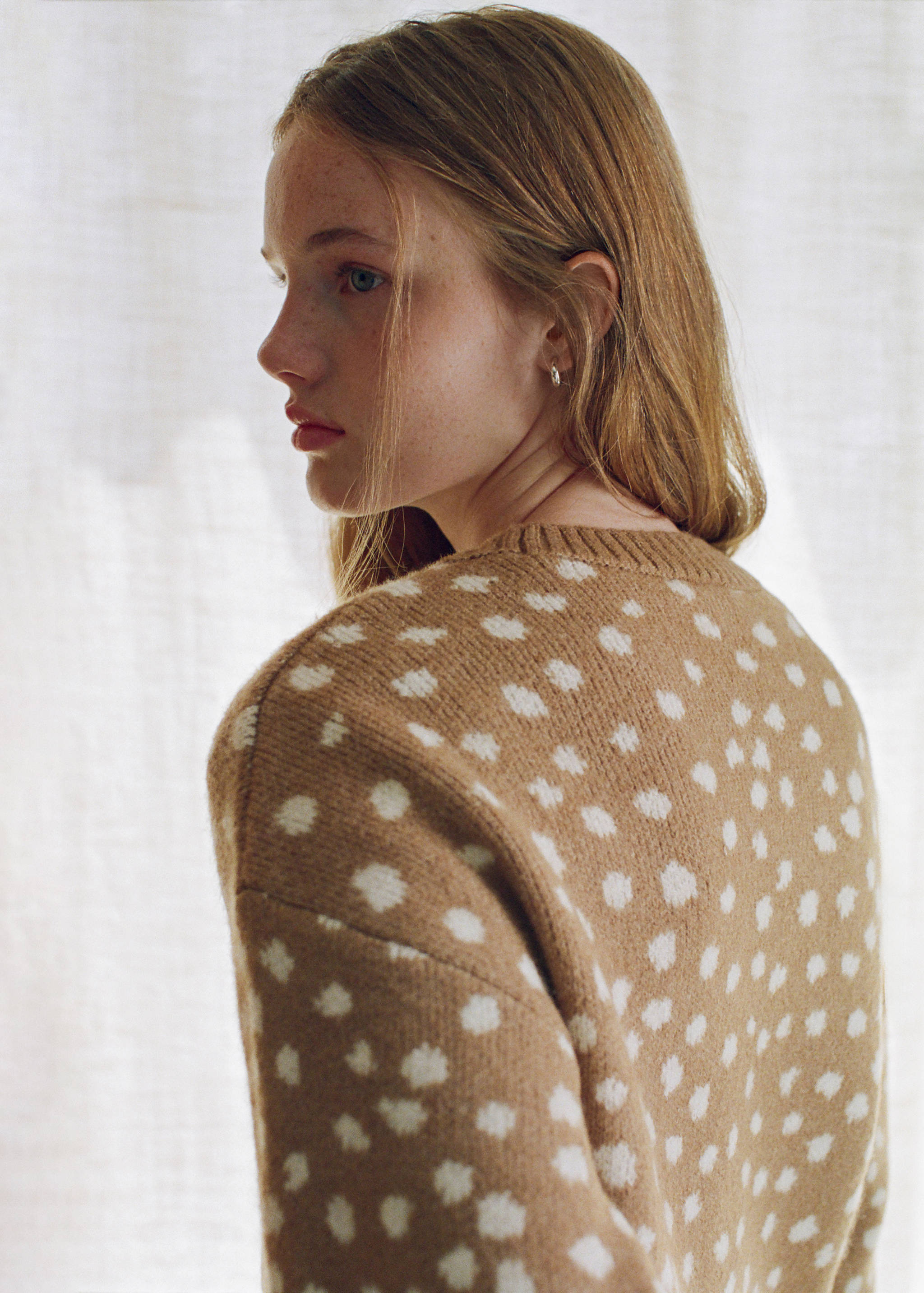 Deer-print jumper - Reverse of the article