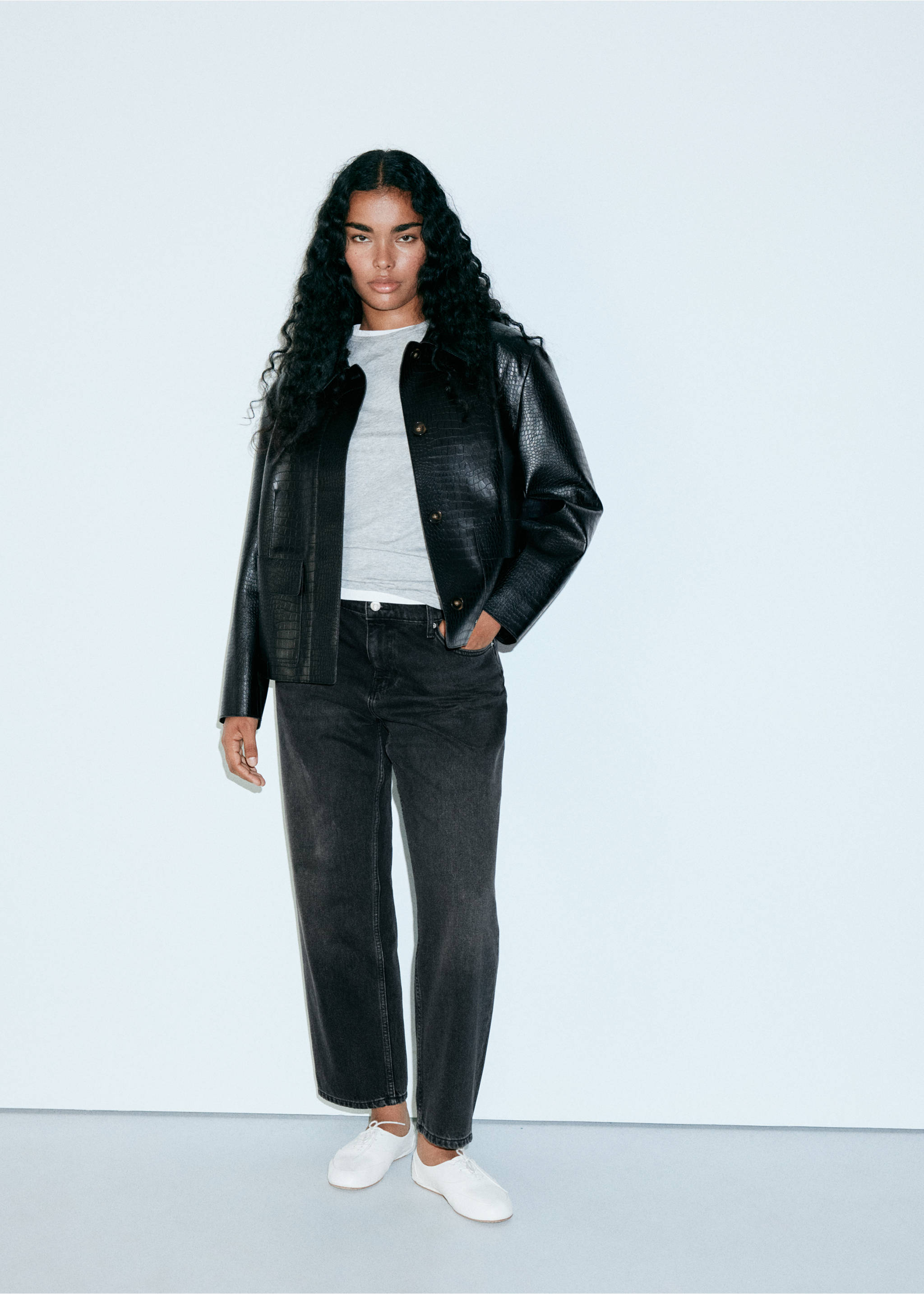 Mid-rise straight jeans - Details of the article 5, Black denim. Ref: 37005888-00.