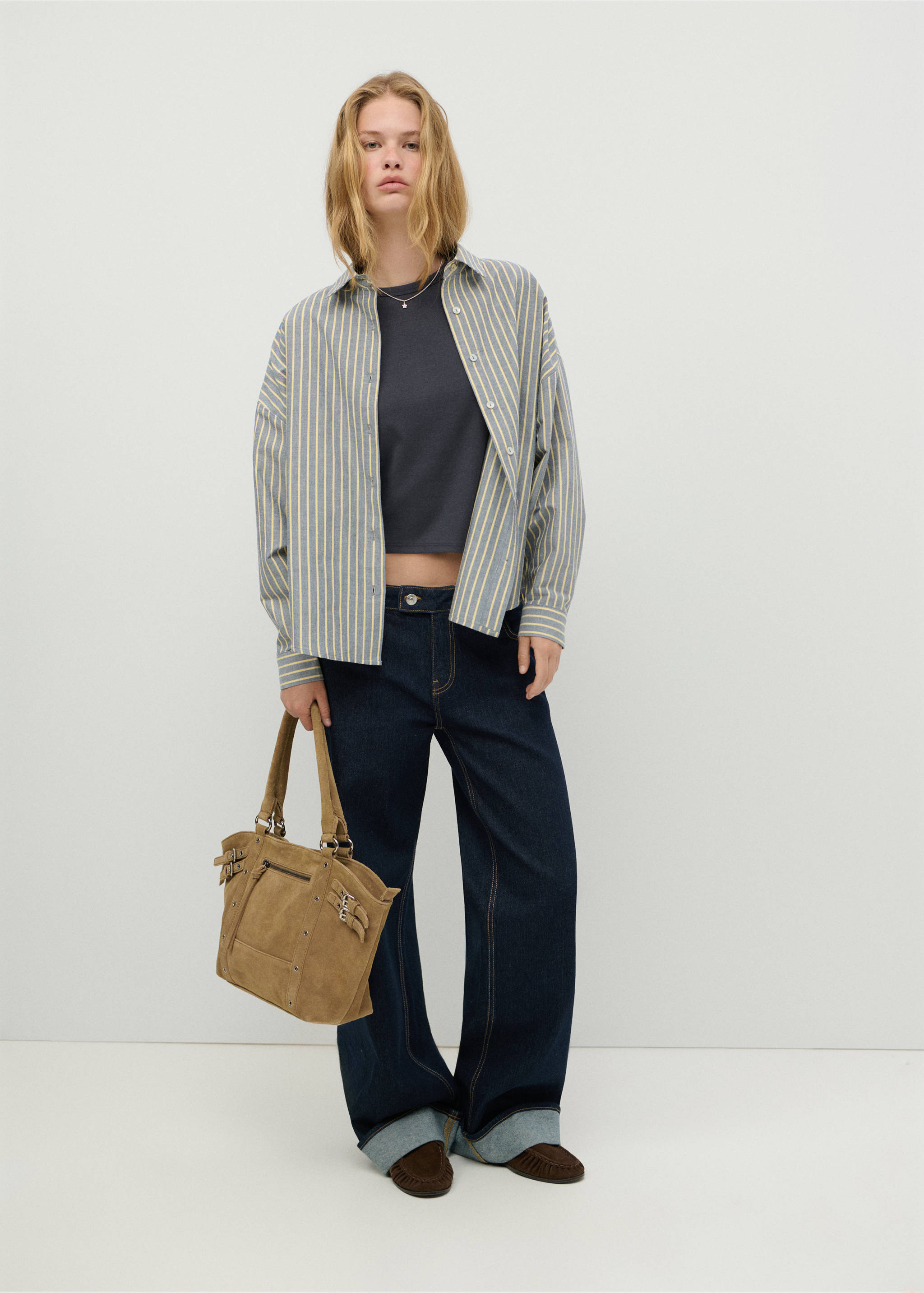 Low-rise jeans with turned-up cuffs - General plane