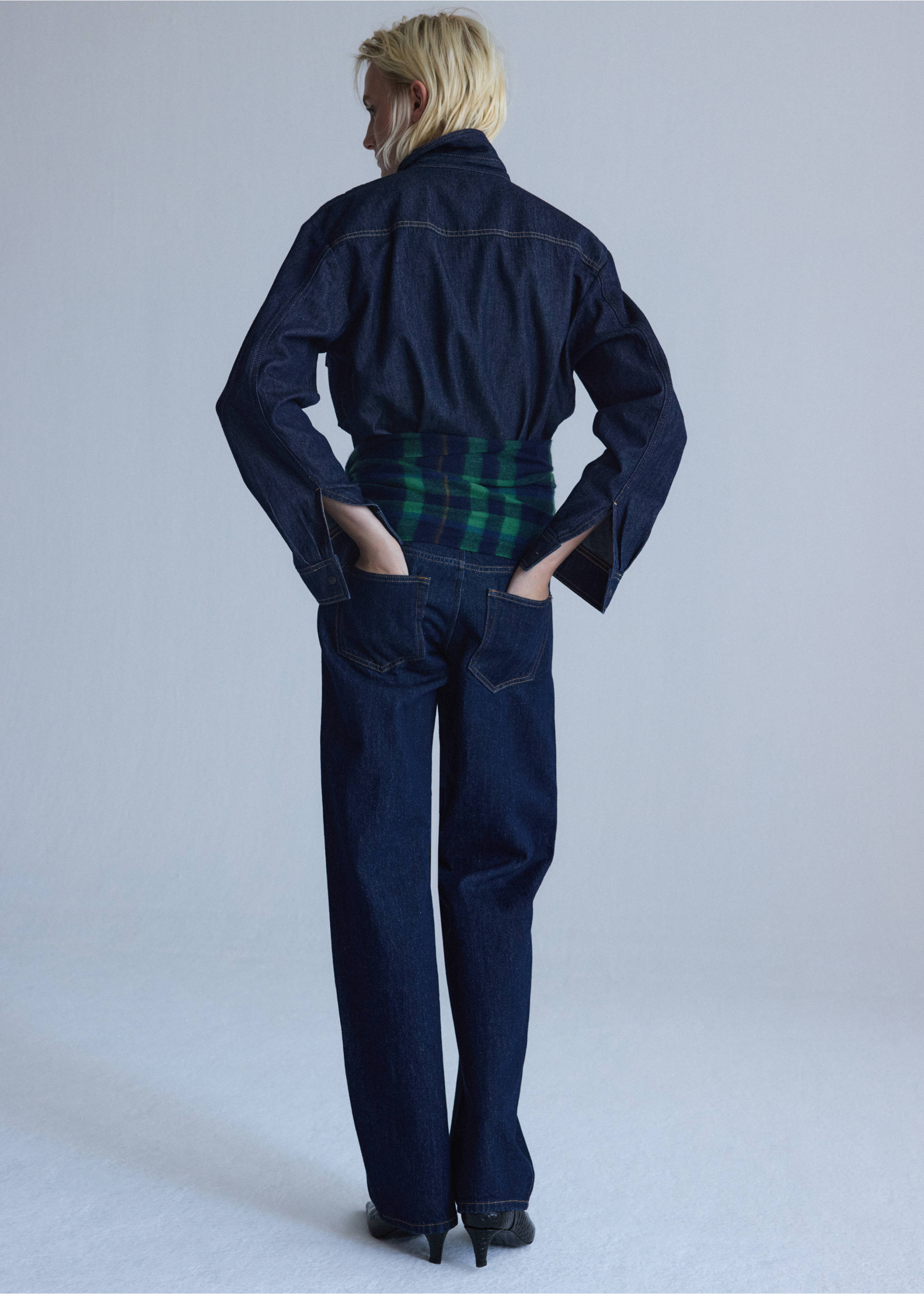 Low-rise balloon jeans - Reverse of the article, Open Blue. Ref: 37005891-00.