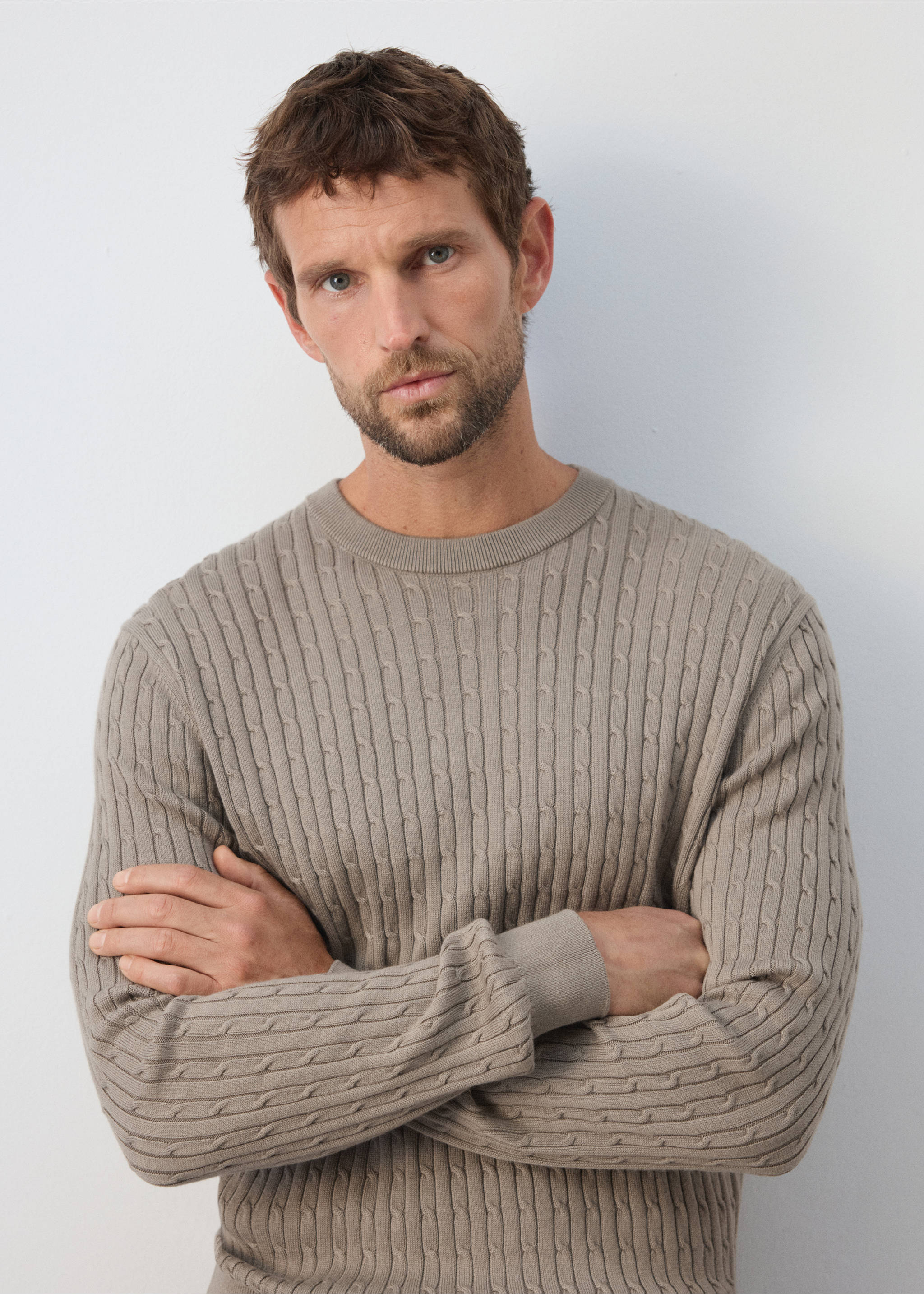 Cotton-lyocell blend cable knit sweater - Details of the article 4, Mink Grey. Ref: 37005988-00.