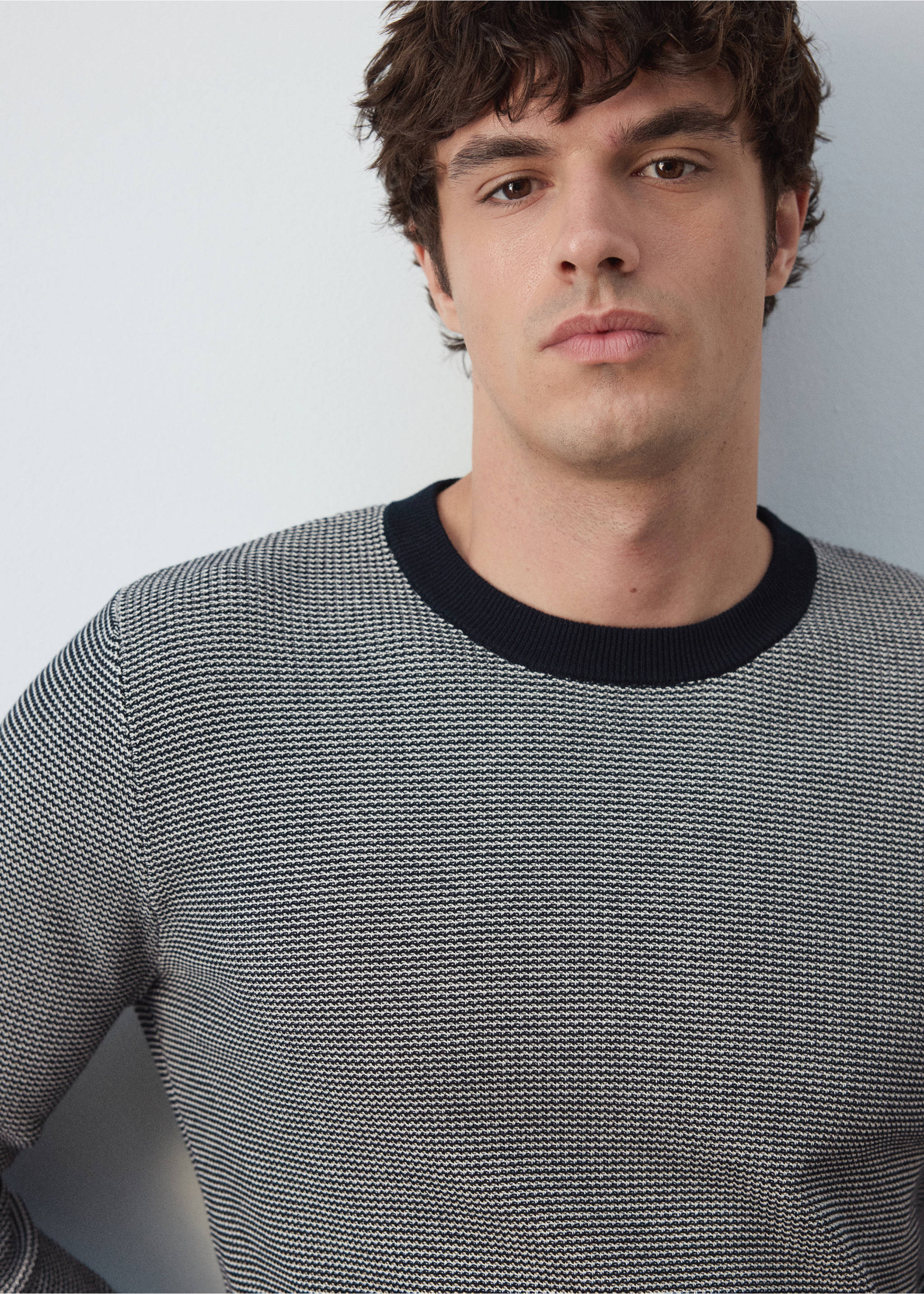 100% cotton fine-knit sweater - Details of the article 1, Navy. Ref: 37005989-00.