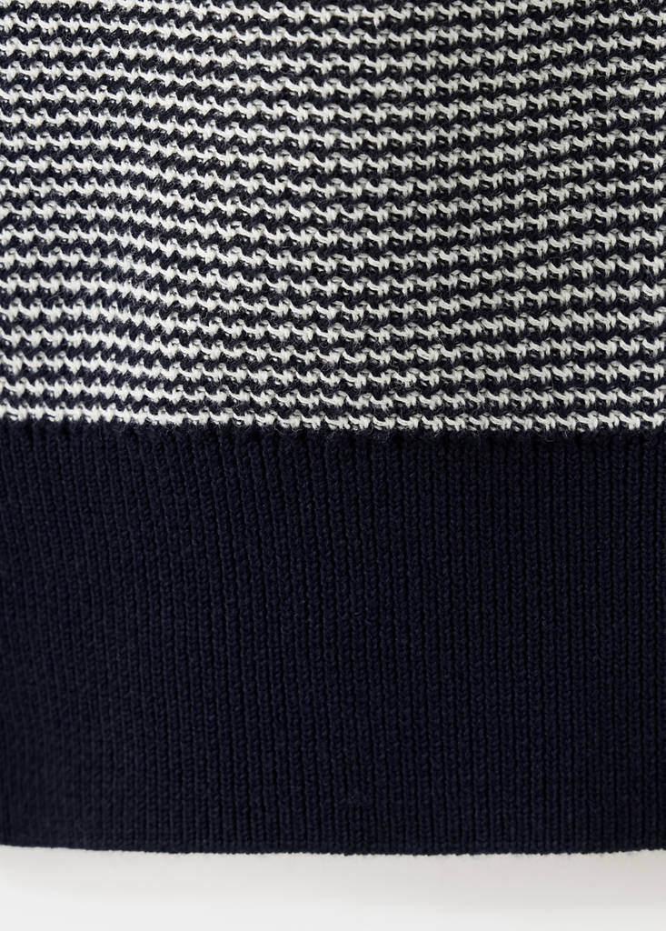 Fine-knit jersey, 100% cotton, textured finish — Navy
