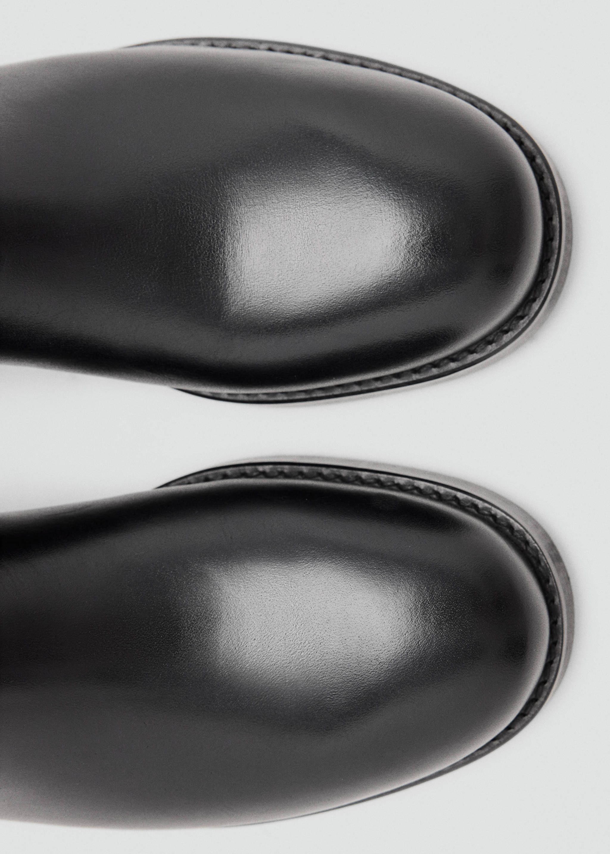 Rounded toe leather ankle boots - Details of the article 2