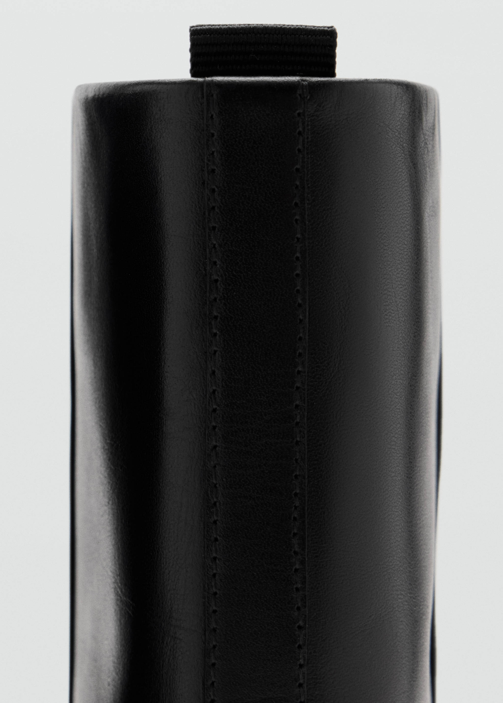 Rounded toe leather ankle boots - Details of the article 3