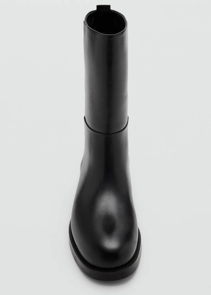 Rounded toe leather ankle boots — Black