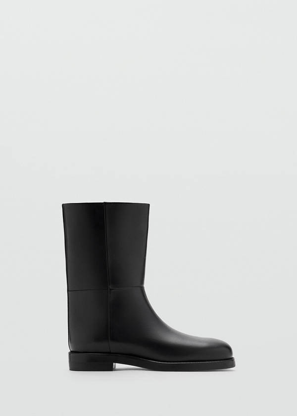 Rounded toe leather ankle boots — Black